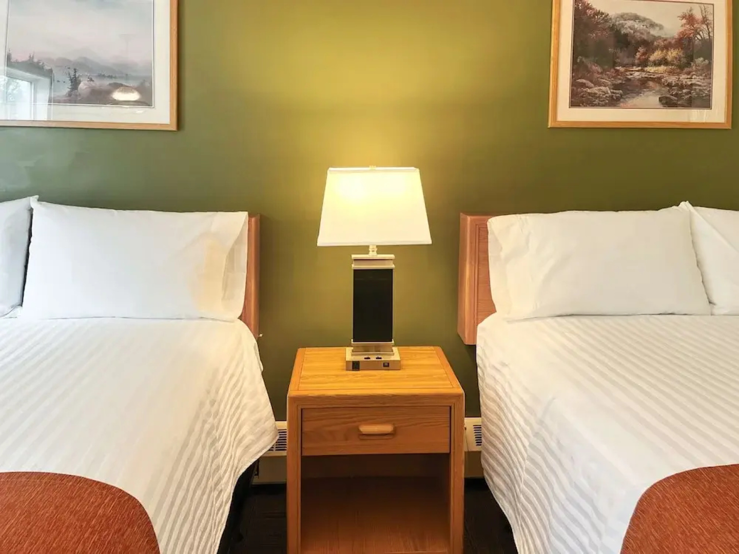 Coast Hinton Hotel