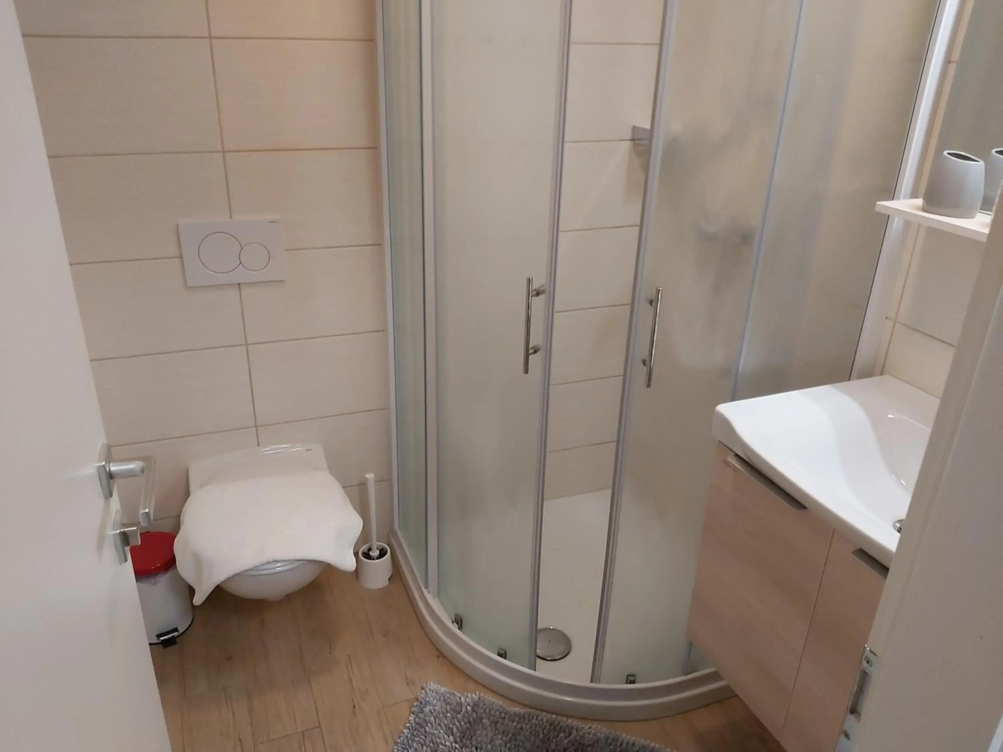 Apartments & Rooms Florjana