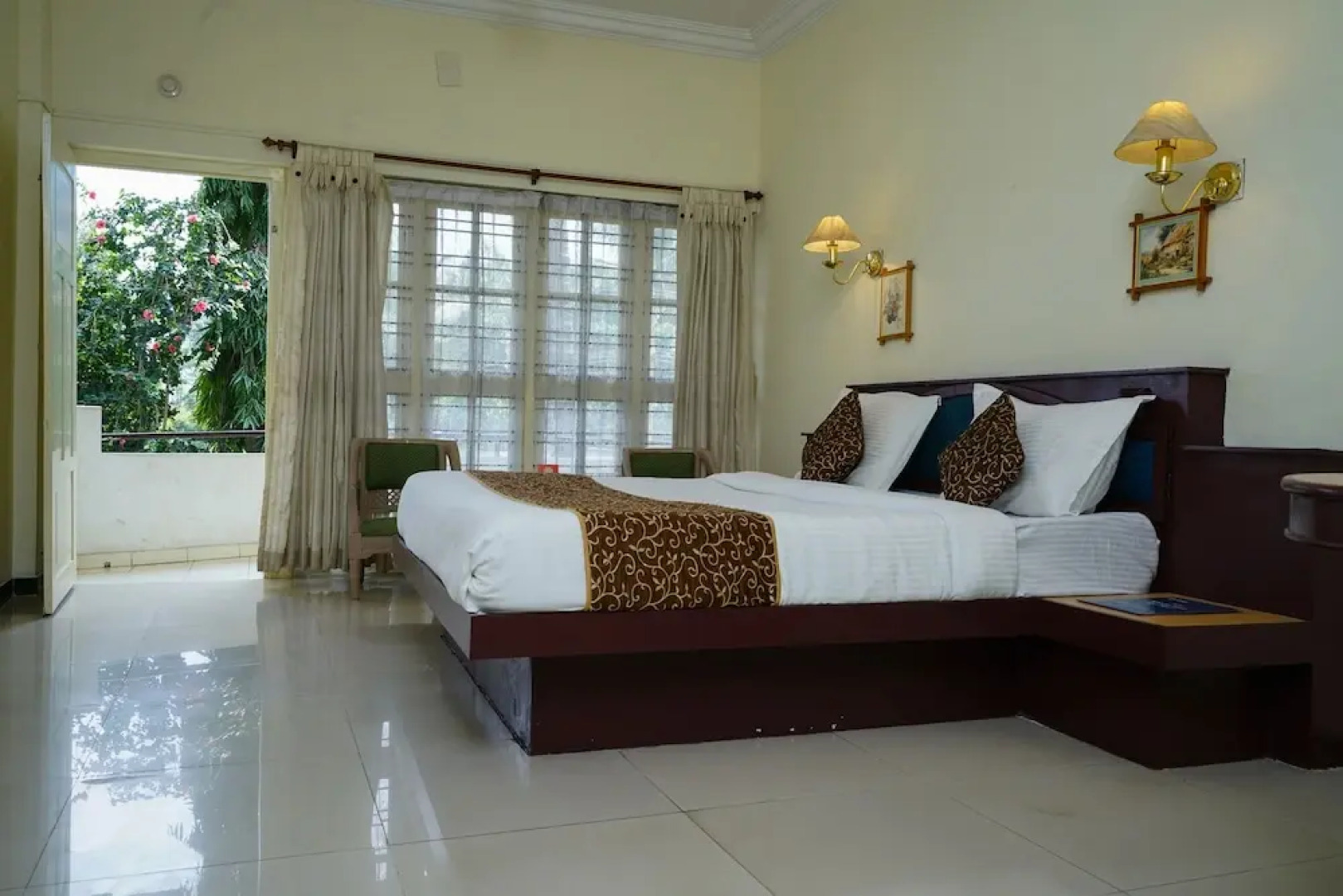 OYO 10637 Hotel Chandana Residency