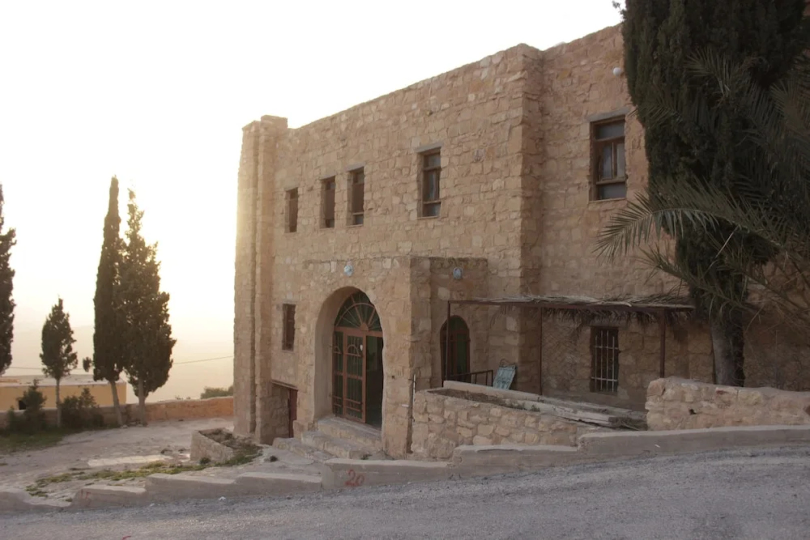 Oak Tree Castle Hostel