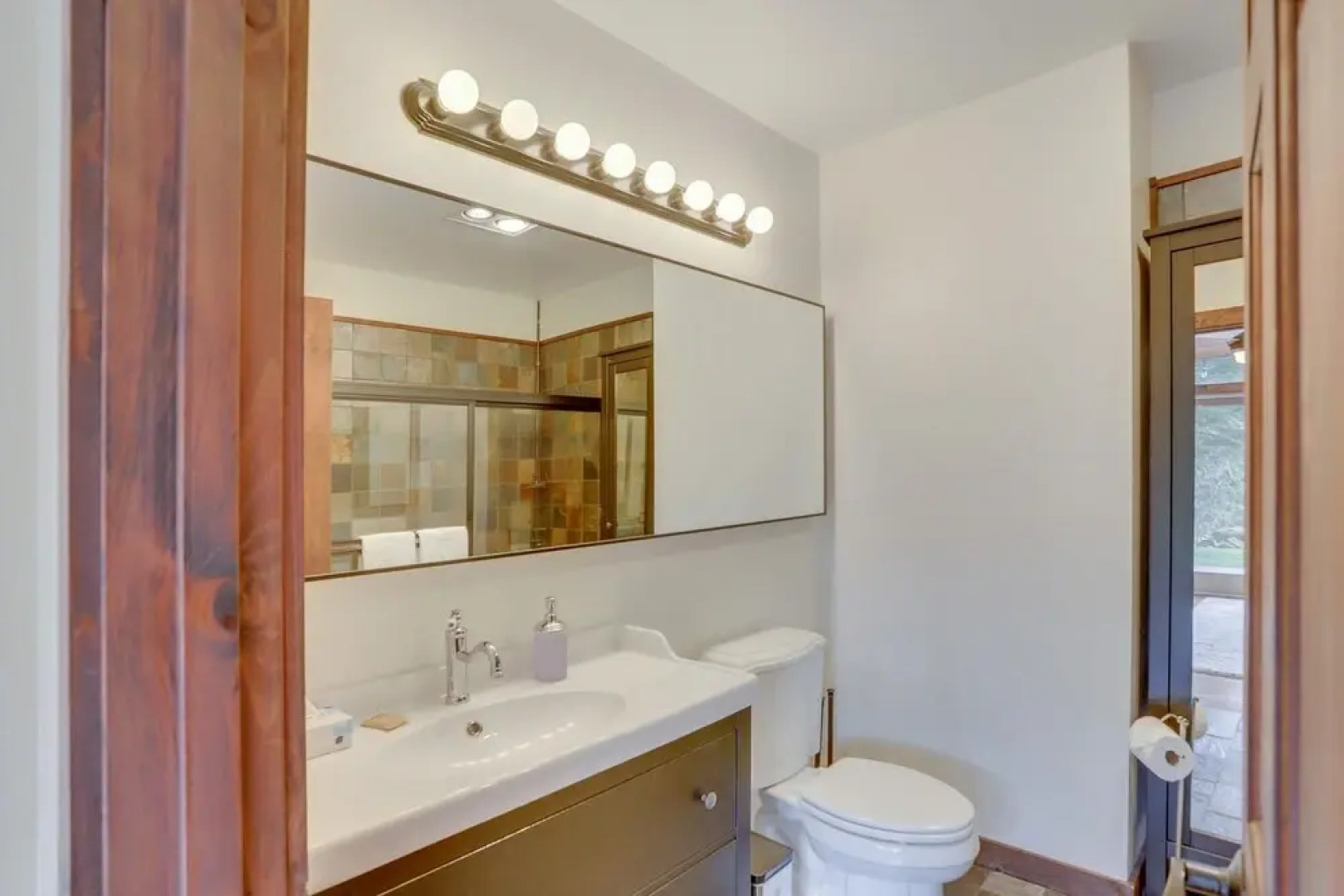 Huckleberry Mountain Lodge