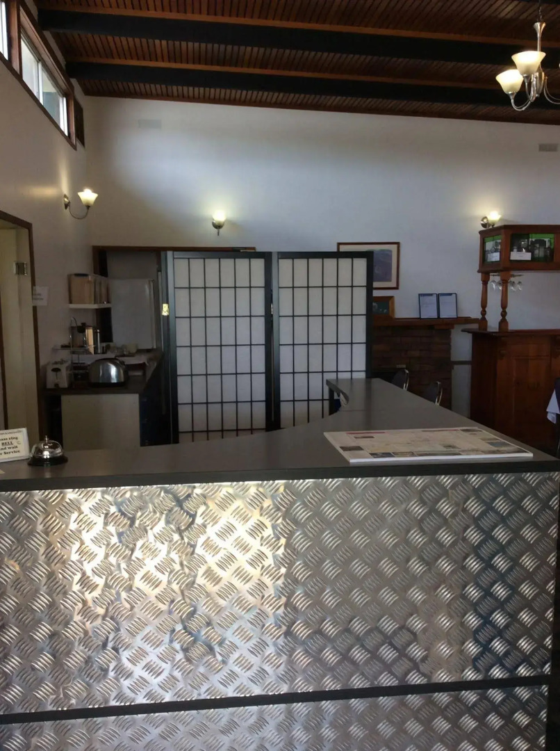 Hi Way Eight Motor Inn