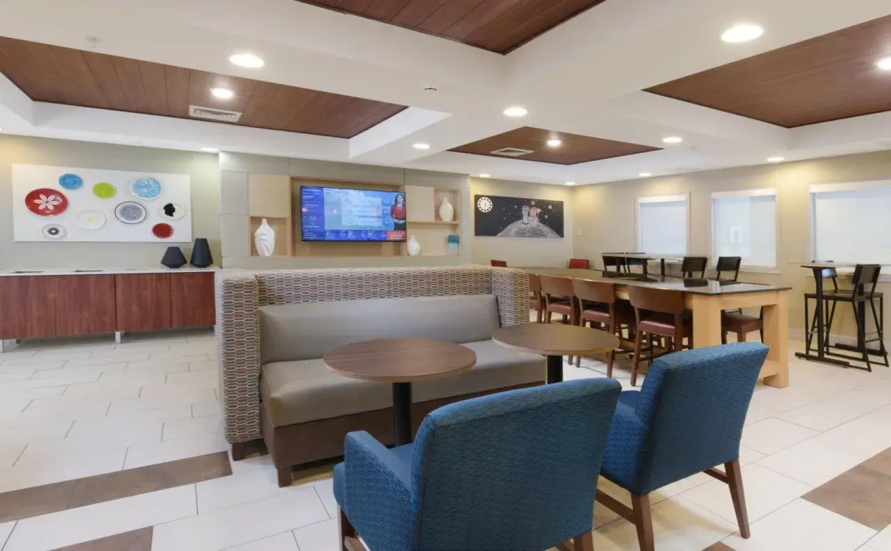 Holiday Inn Express Hotel & Suites MAGNOLIA-LAKE COLUMBIA