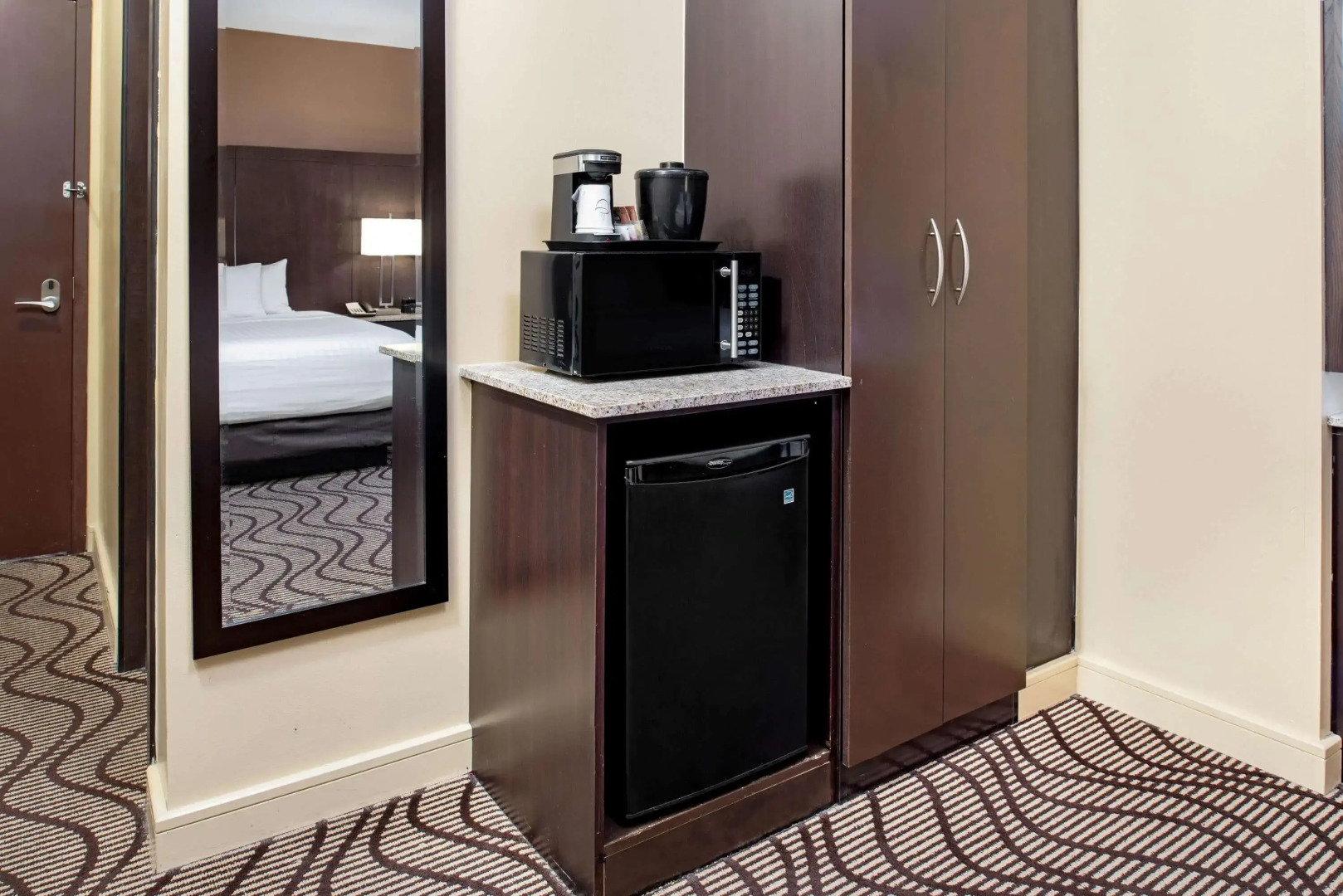 La Quinta Inn & Suites by Wyndham Oshawa