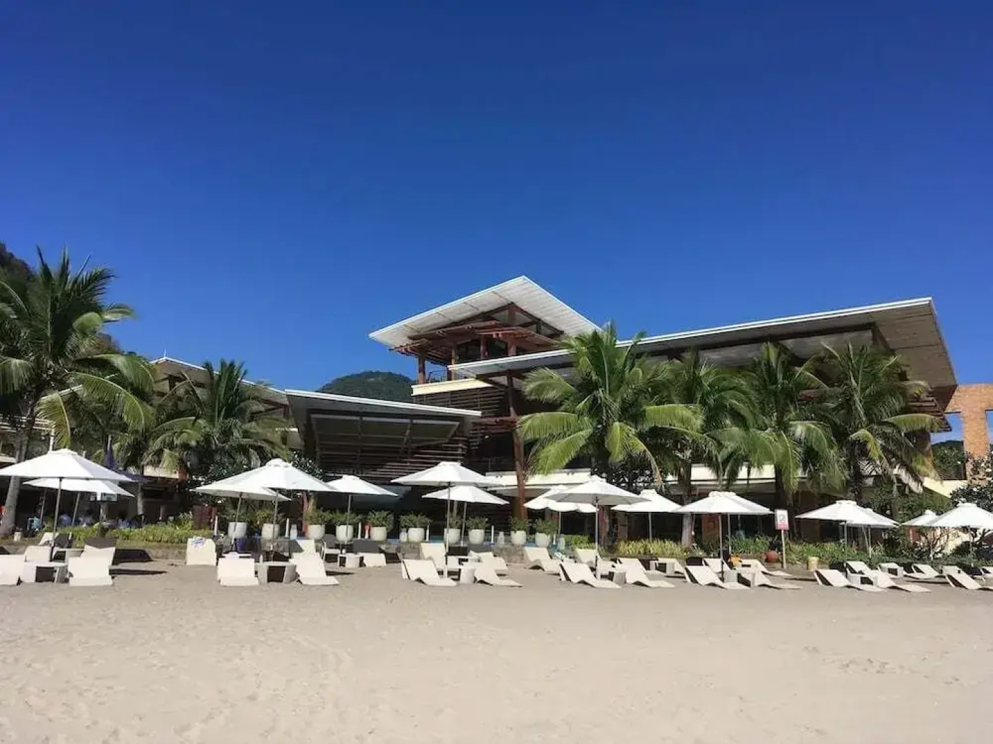 Beach Condos Pico de Loro Hamilo Coast