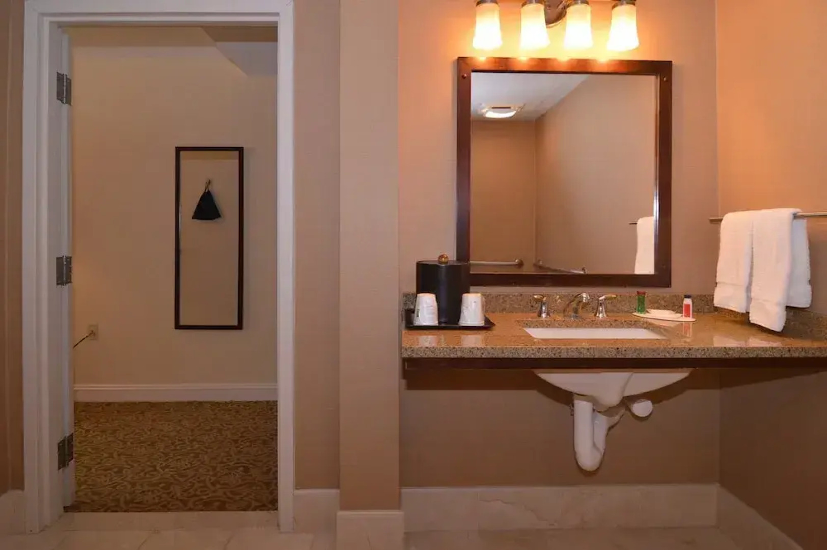 Johnson & Wales Inn Providence/ Seekonk/ramada Seekonk Providence Area