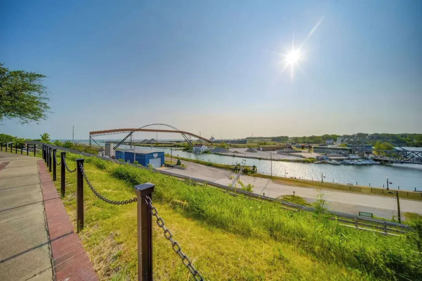 1 Block to Bridge Street: Lake Erie Vacation Home!