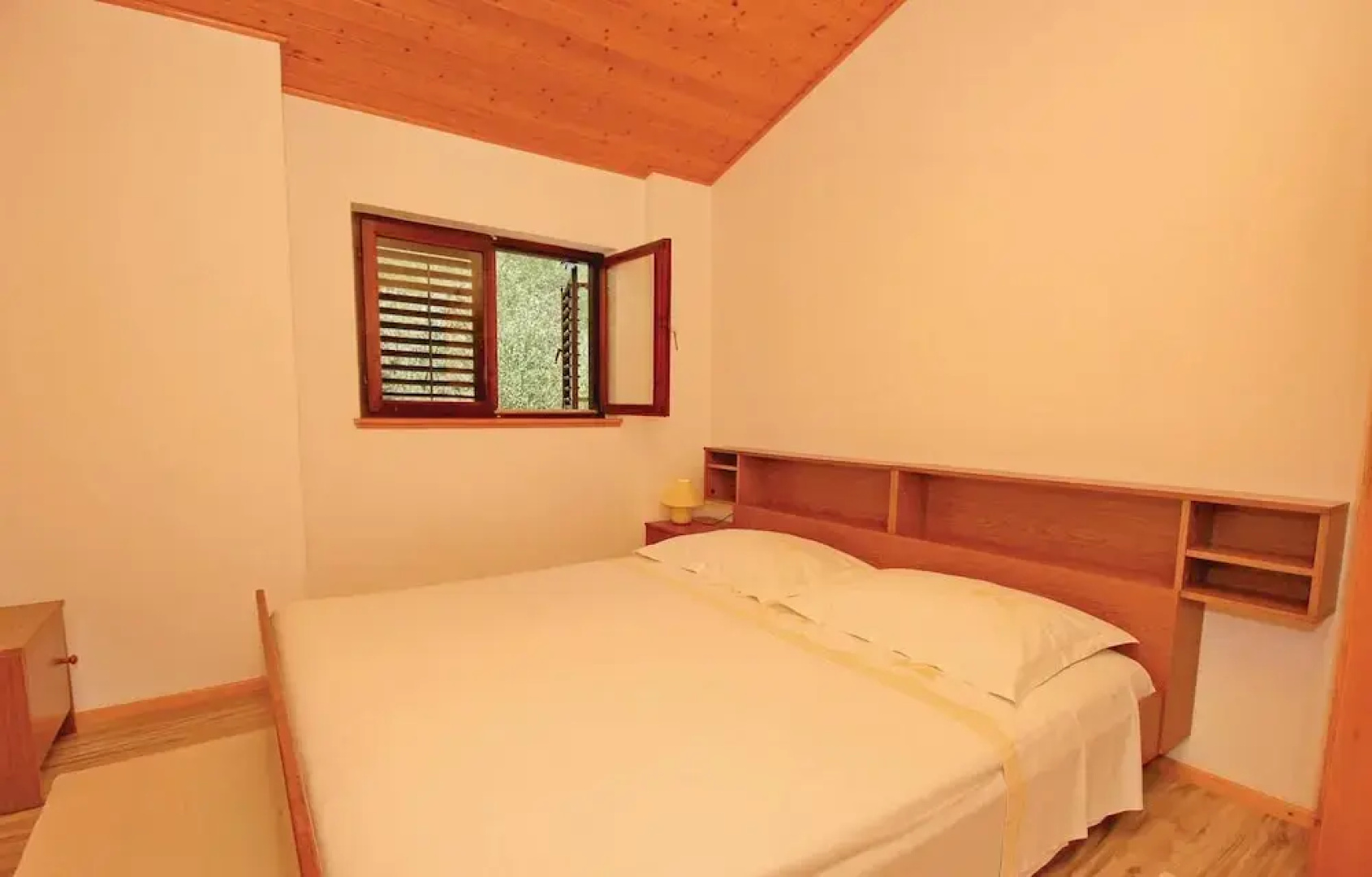 Stunning Home in Prizba With Wifi and 3 Bedrooms