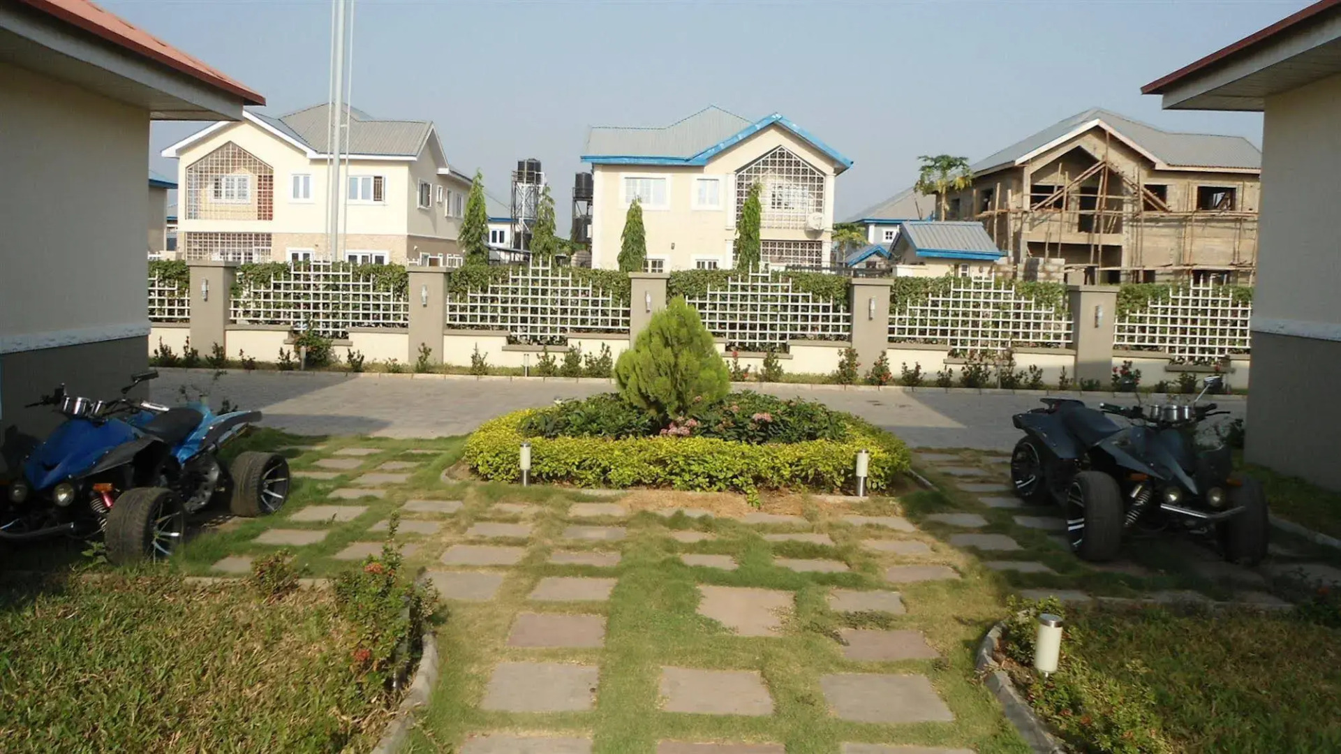 Pearl Manor Luxury Suites