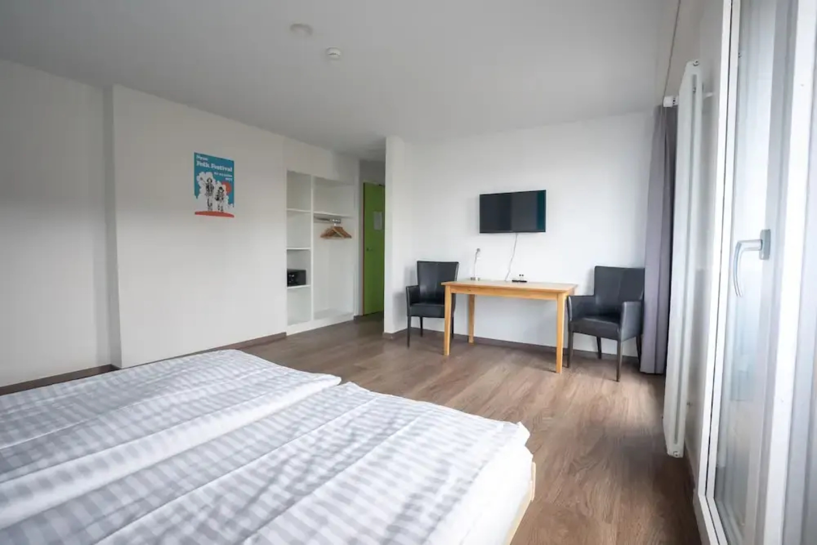 Nyon Hostel