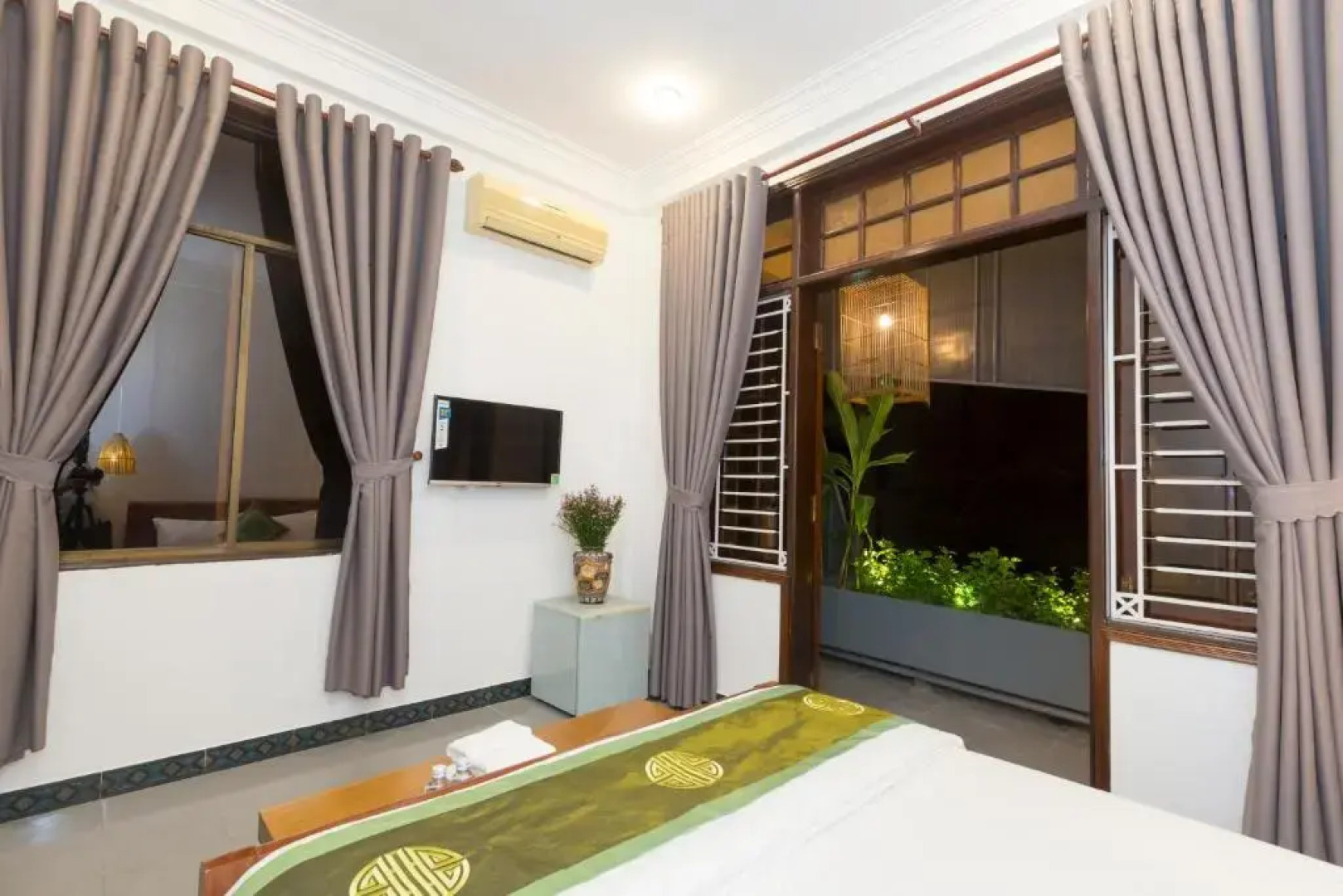 Purple Hue Central Hub