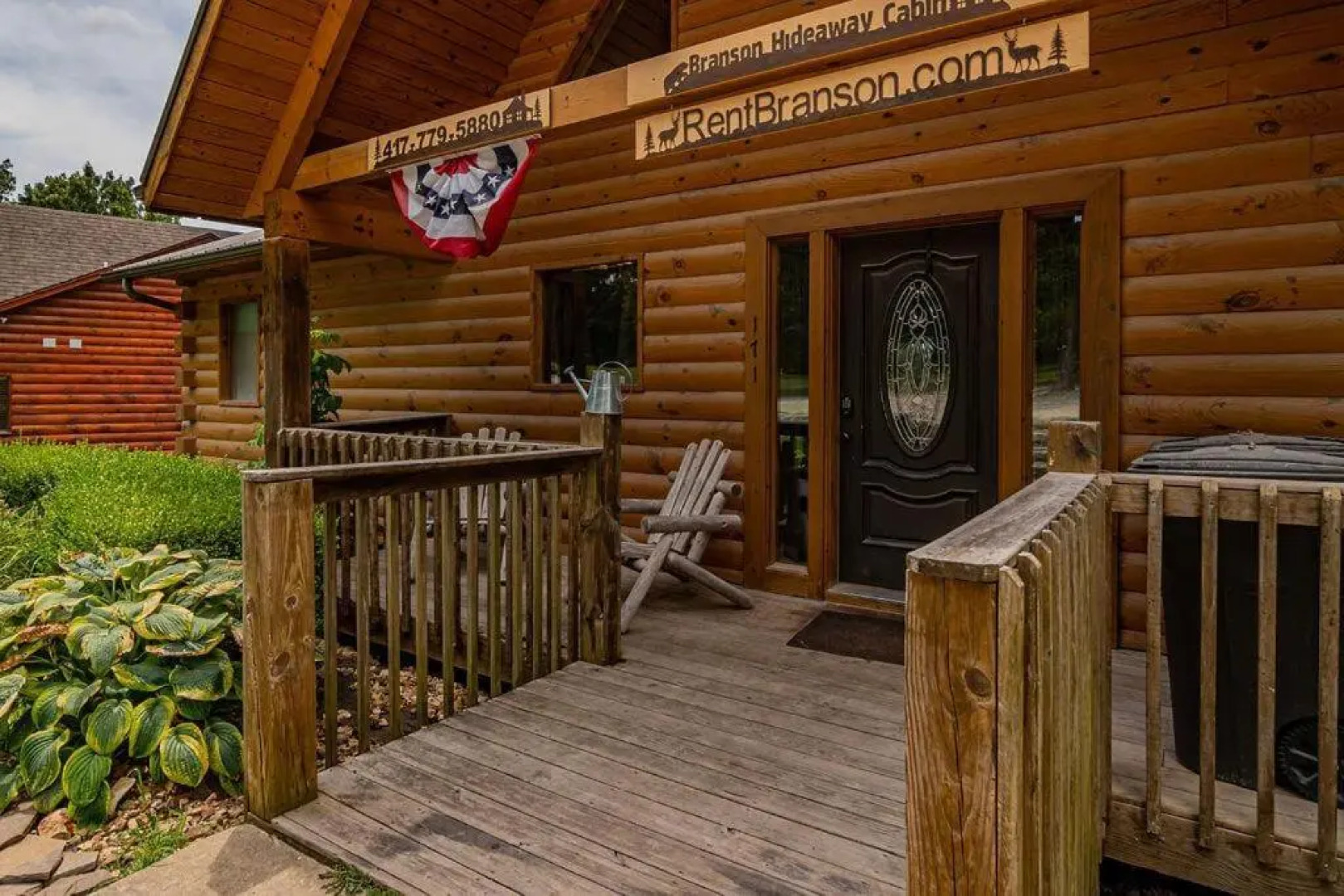 Luxury 2700 Sq Ft Log Cabin Private Hot Tub Game room Pool Table Best View