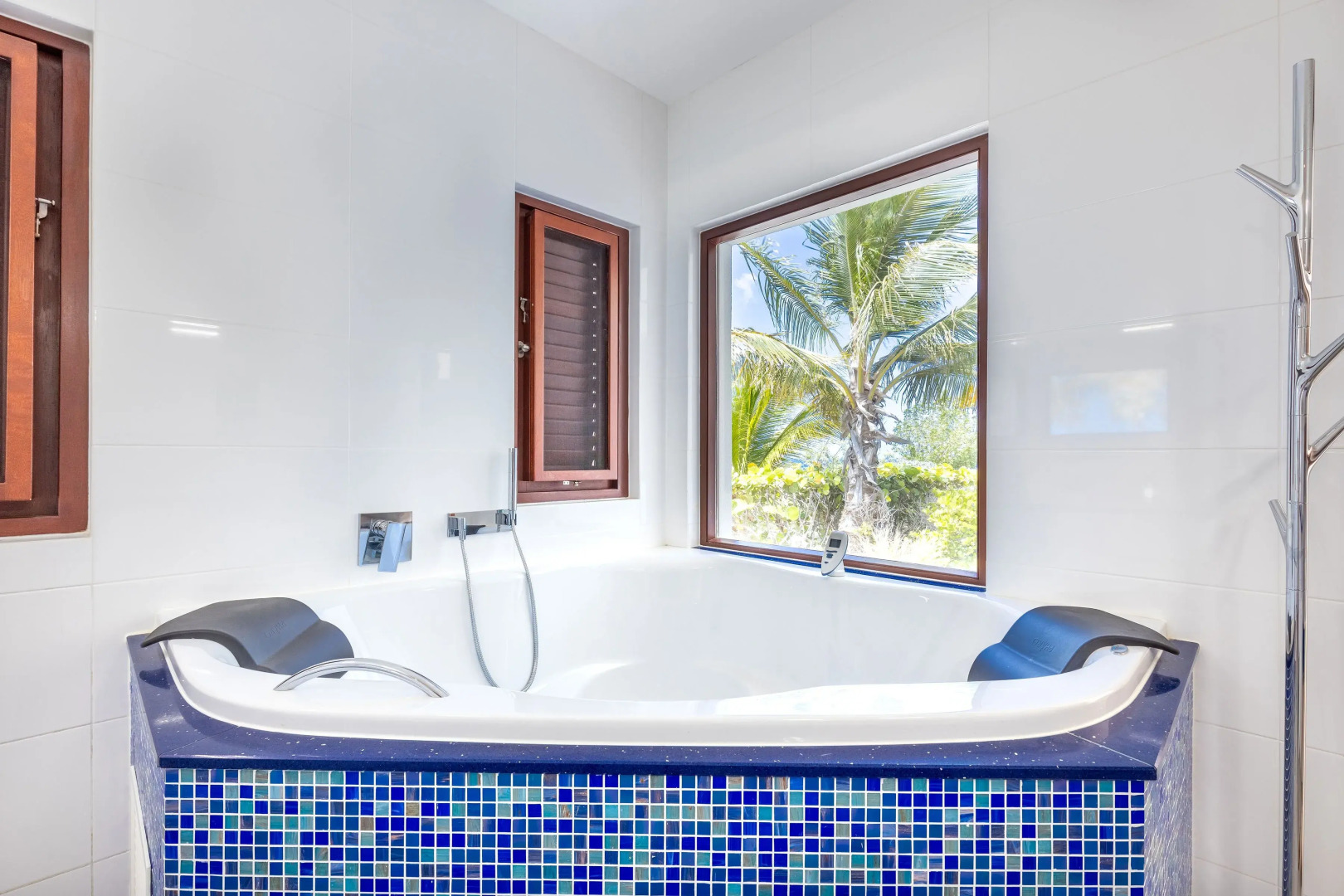 New Oceanfront Luxury Mansion W/ Private Beach & Pool - Gated Community