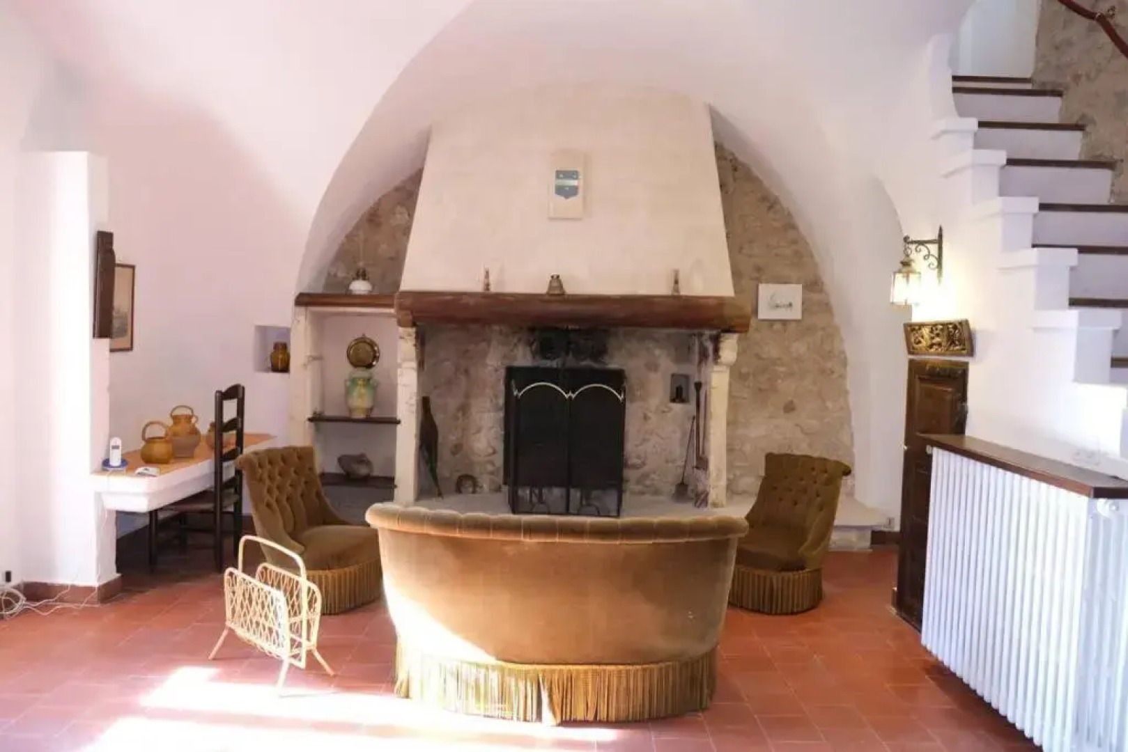 Typical mas provençal with swimming pool in a small hamlet near Mouriès in the Alpilles in Provence- 8 persons LS1-361 OUSTAU D'ANTAN