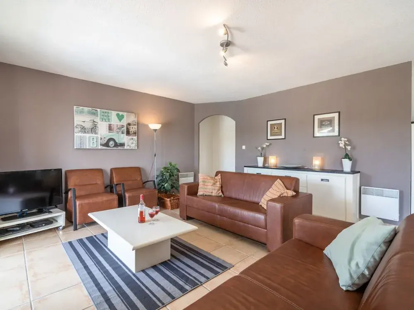 Holiday Villa With Aircon, Jacuzzi, Private Swimming Pool, Playground and More