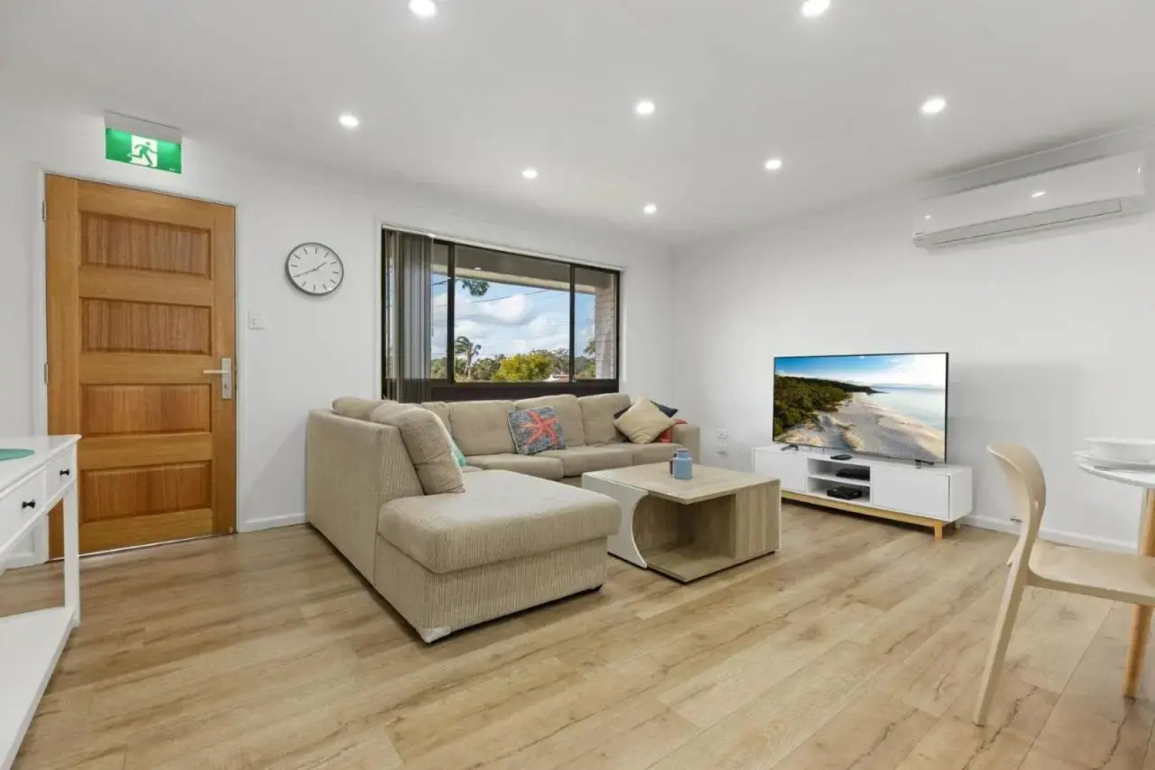 Modern Family Holiday Home Overlooking Jervis Bay