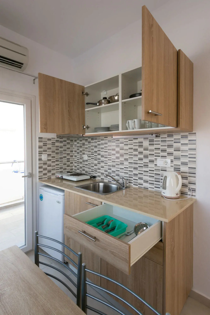 Socrates Apartments & Restaurant