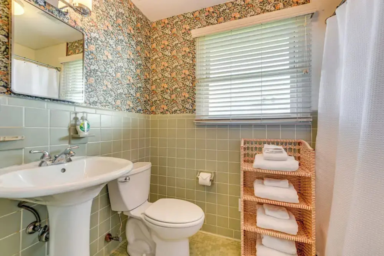 Home on Ocean Isle Beach w/ Catwalk & Deck