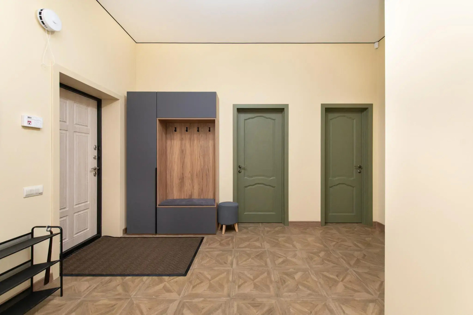 Дом с видом на горы и лес, рядом с озером Банное и горнолыжным центром