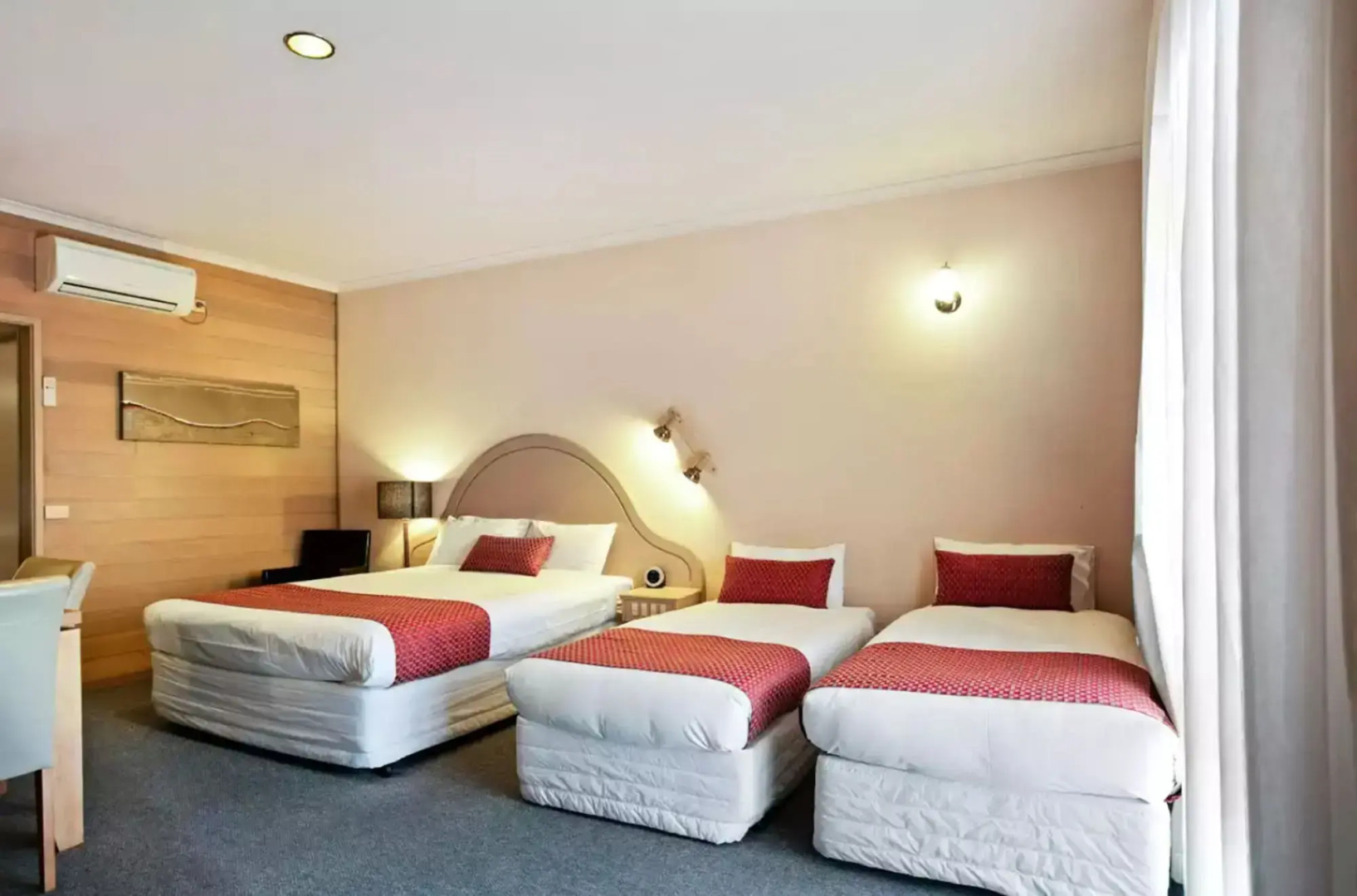 Quality Inn Colonial