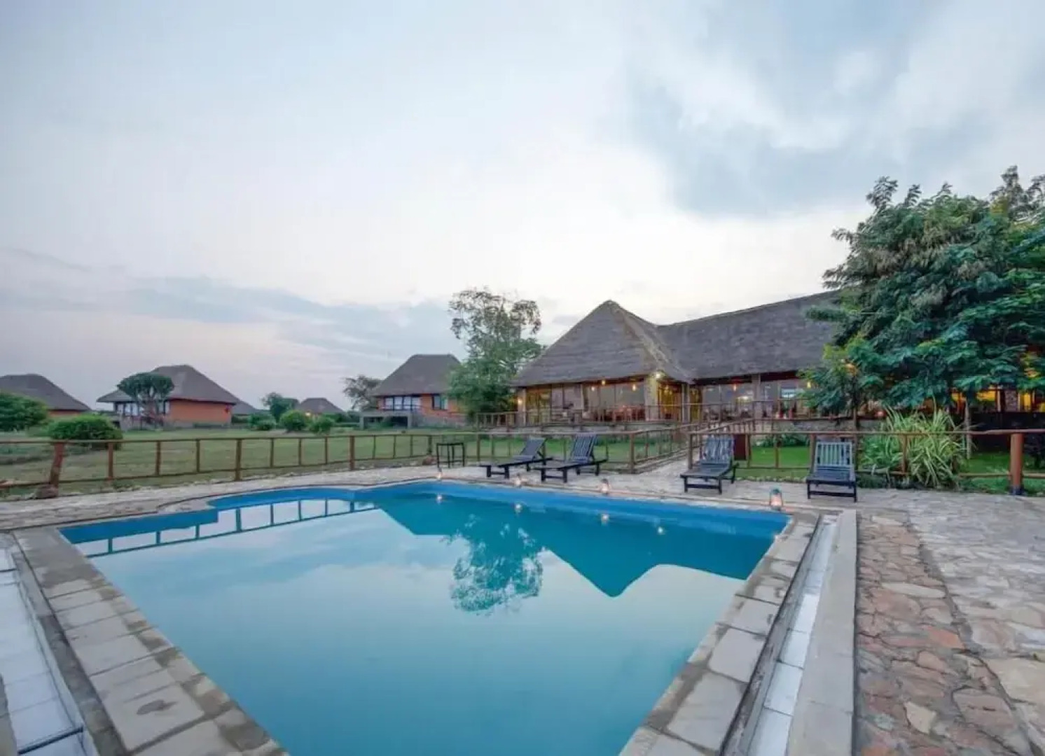 Ihamba Lakeside Safari Lodge