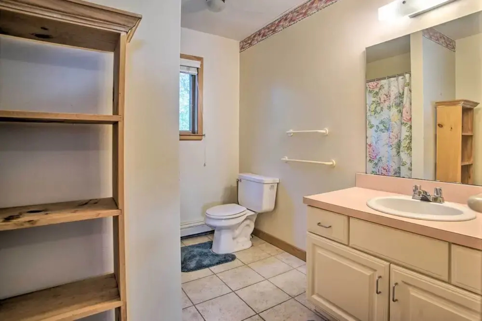 Vineyard Gem < 2 Mi to Beach & Oak Bluffs!