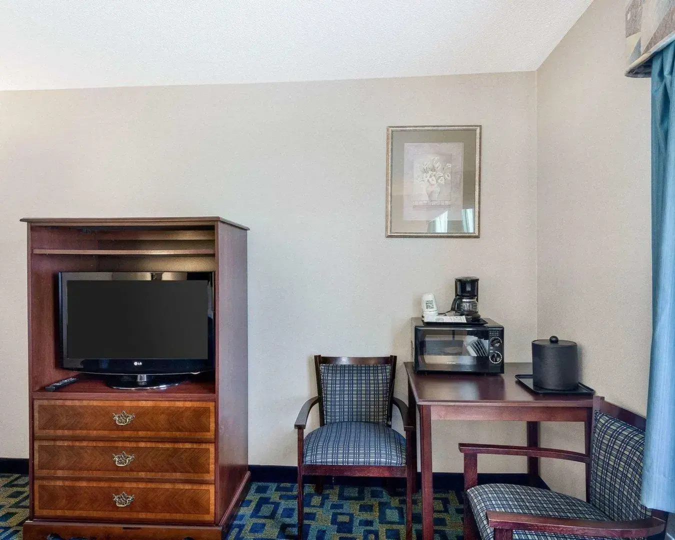 Residences at Solomon Pond