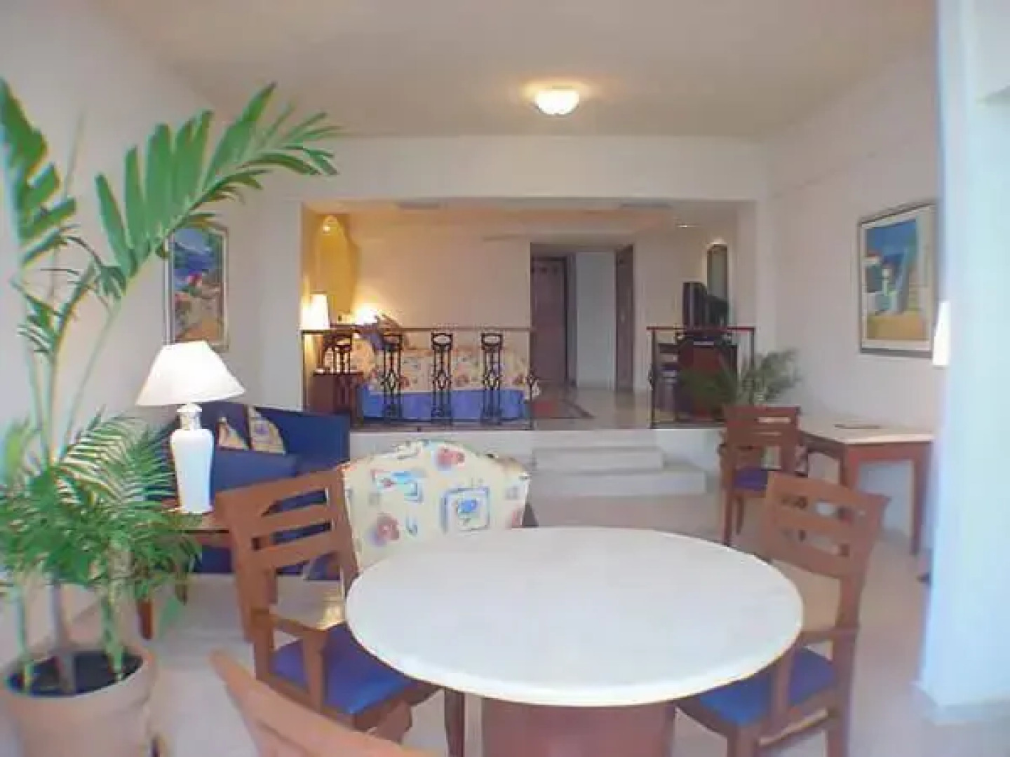 Casa Real Hotel & Suites