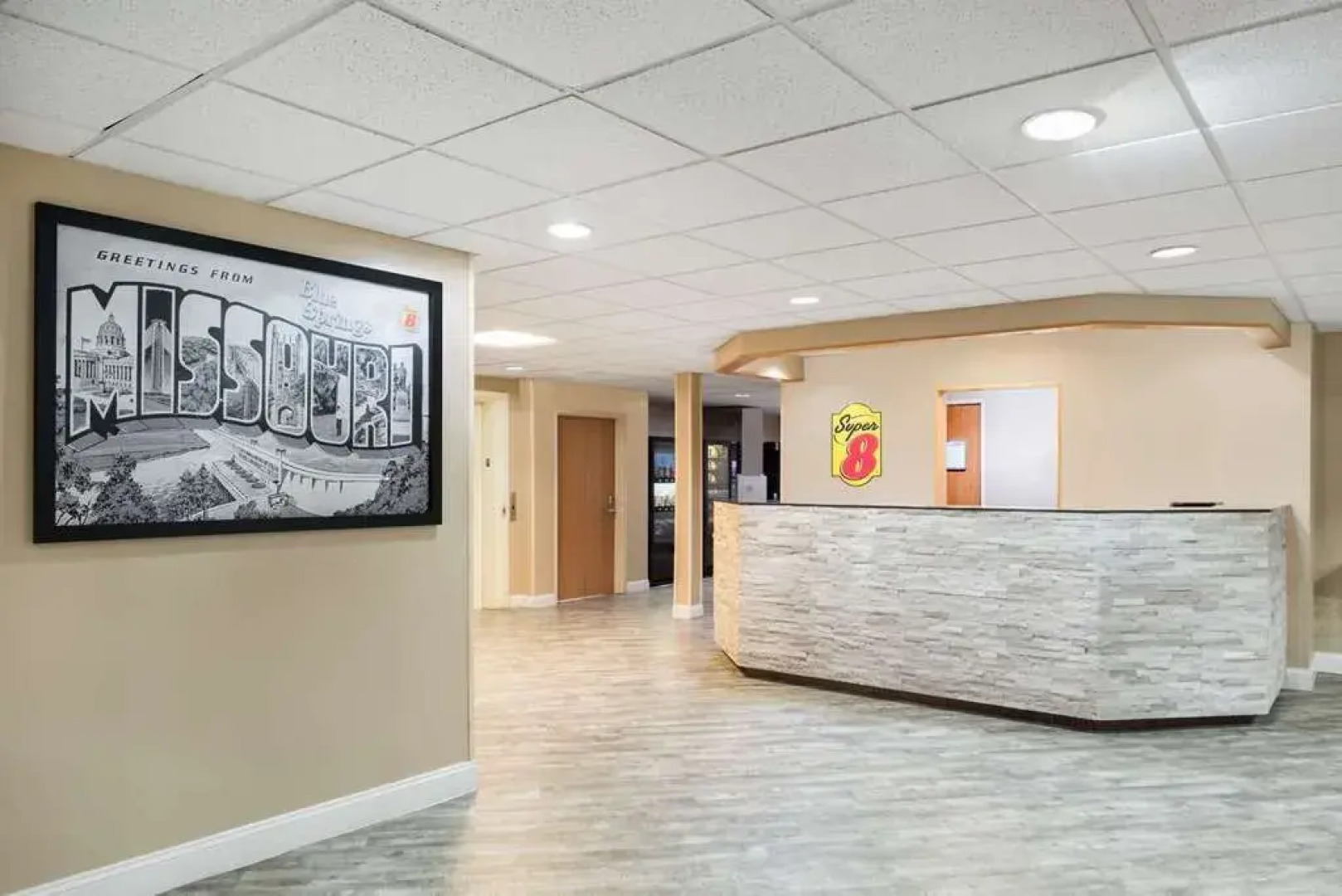 Super 8 Blue Springs