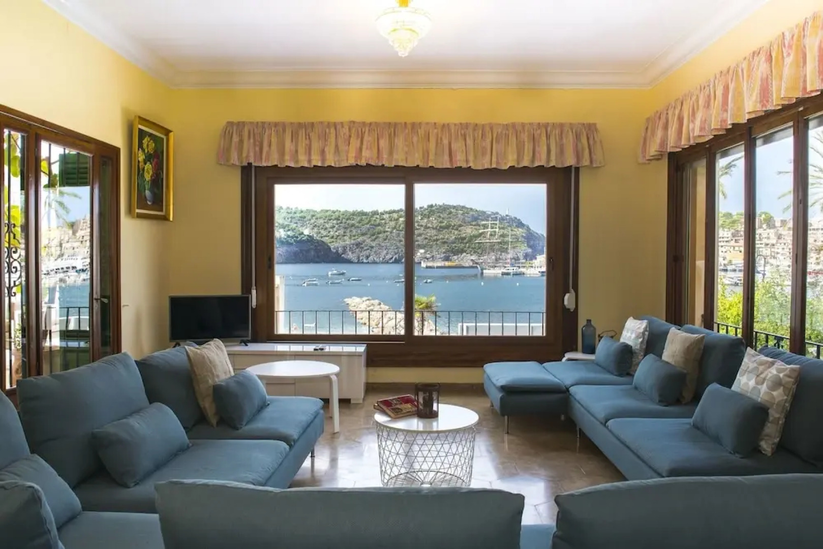 Villa de lujo en la playa. La Caleta.