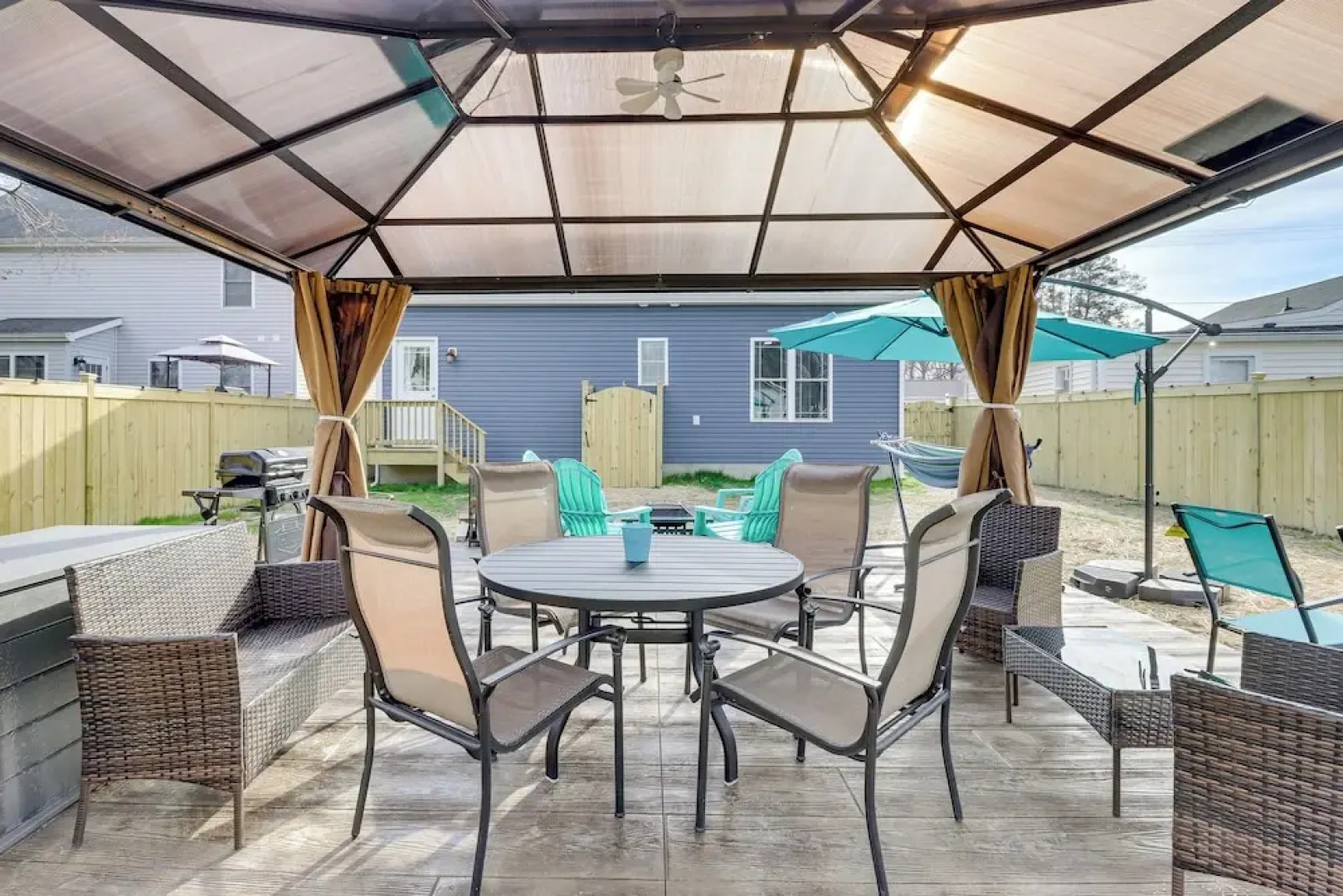 Walk to Bay: Home w/ Fenced Yard in Colonial Beach