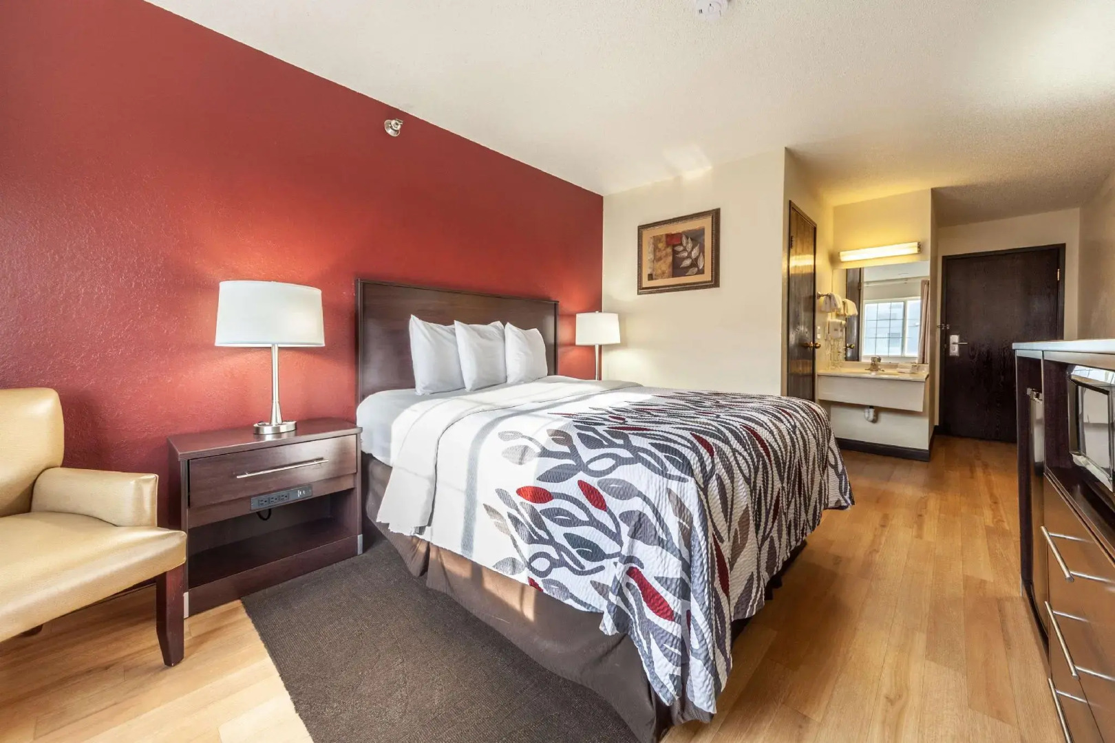 Red Roof Inn & Suites Omaha - Council Bluffs