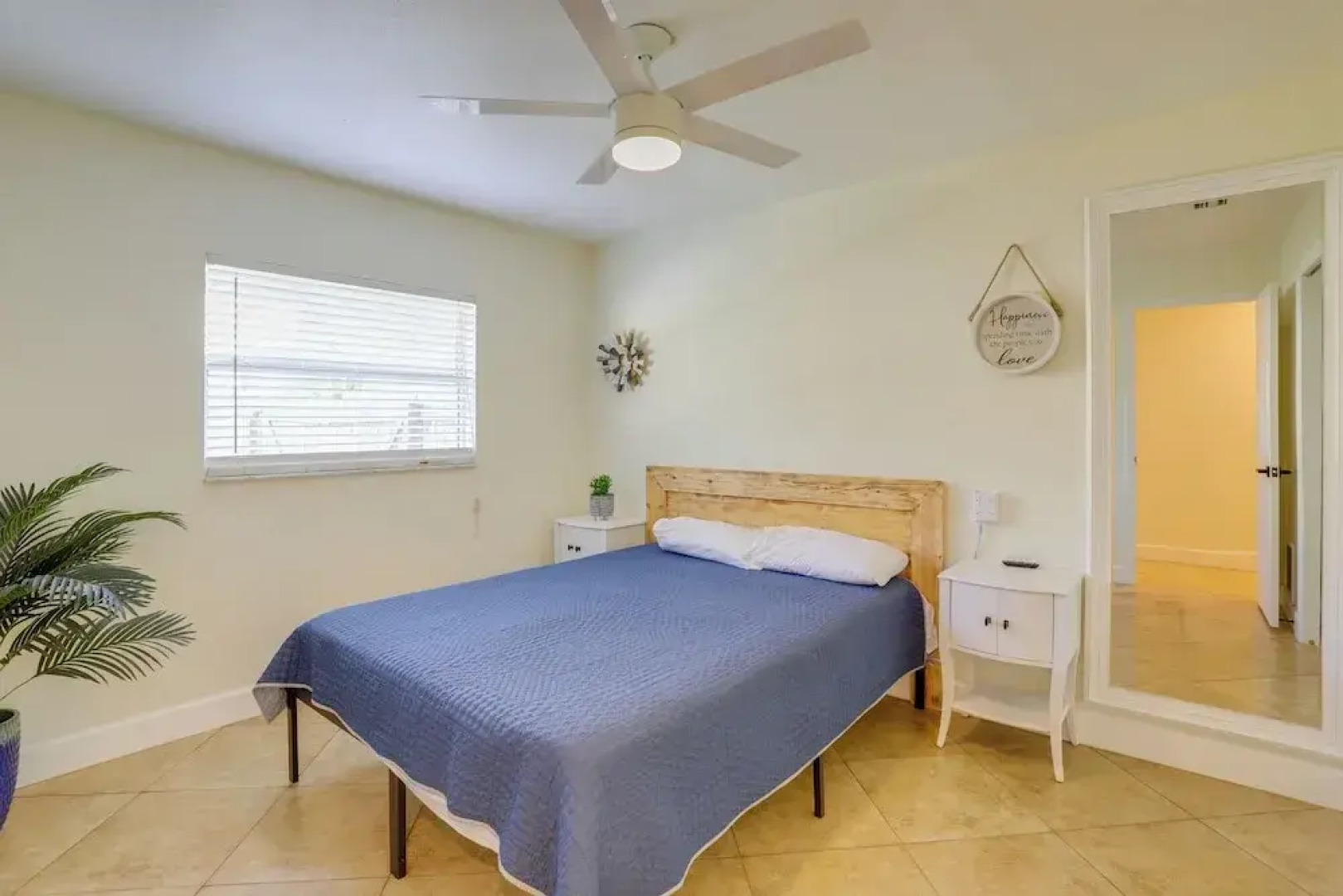 Spacious Largo Retreat: Private Pool & Yard!