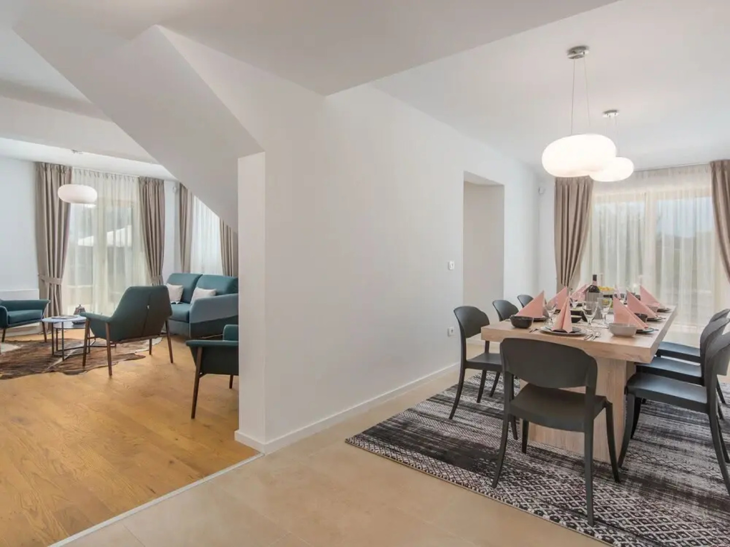 Holiday House  with private pool in a quiet location with garden and grill