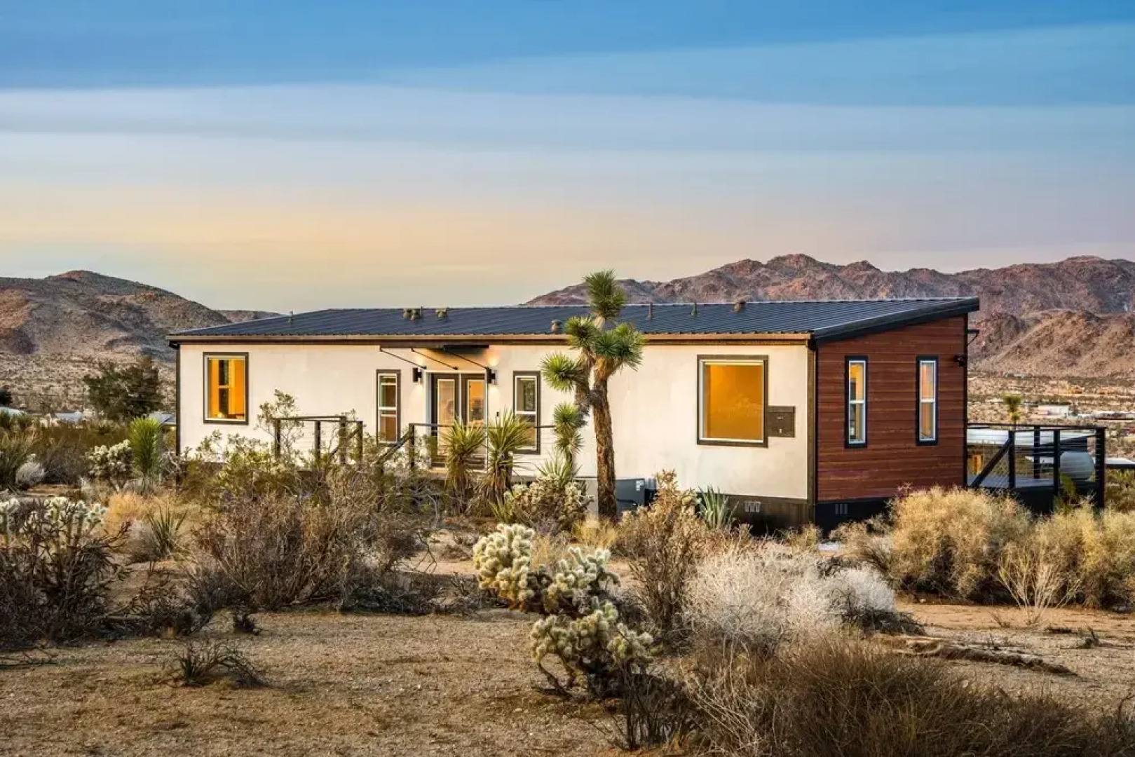 Sagebrush Bungalow - Modern Retreat W/hot Tub, Fire Pit And Bbq! 2 Bedroom Home by RedAwning