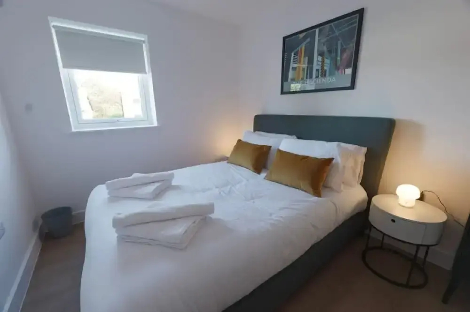 Luxury Manchester Apartment - Orange