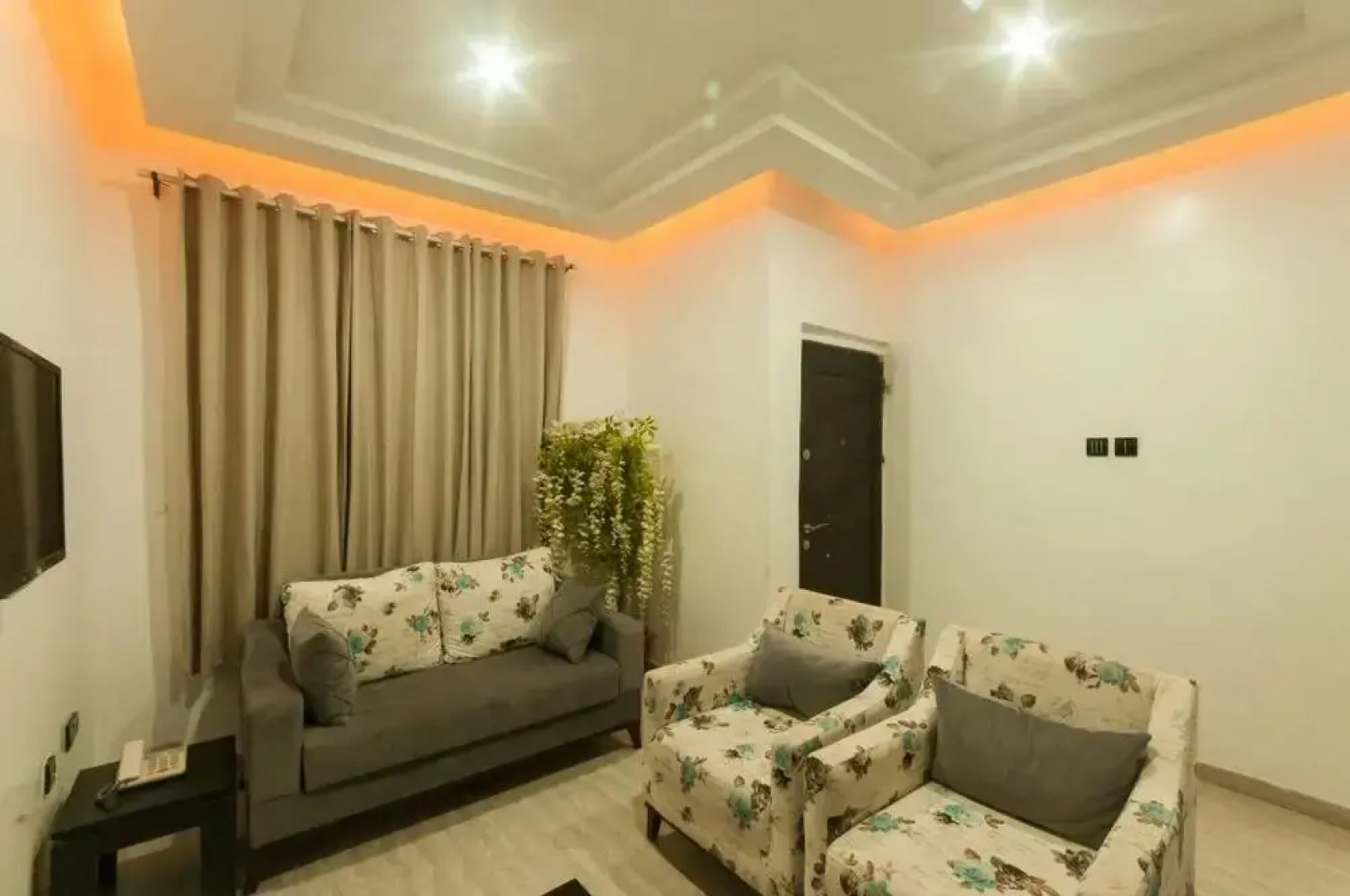 The Point Rayfield  Hotel