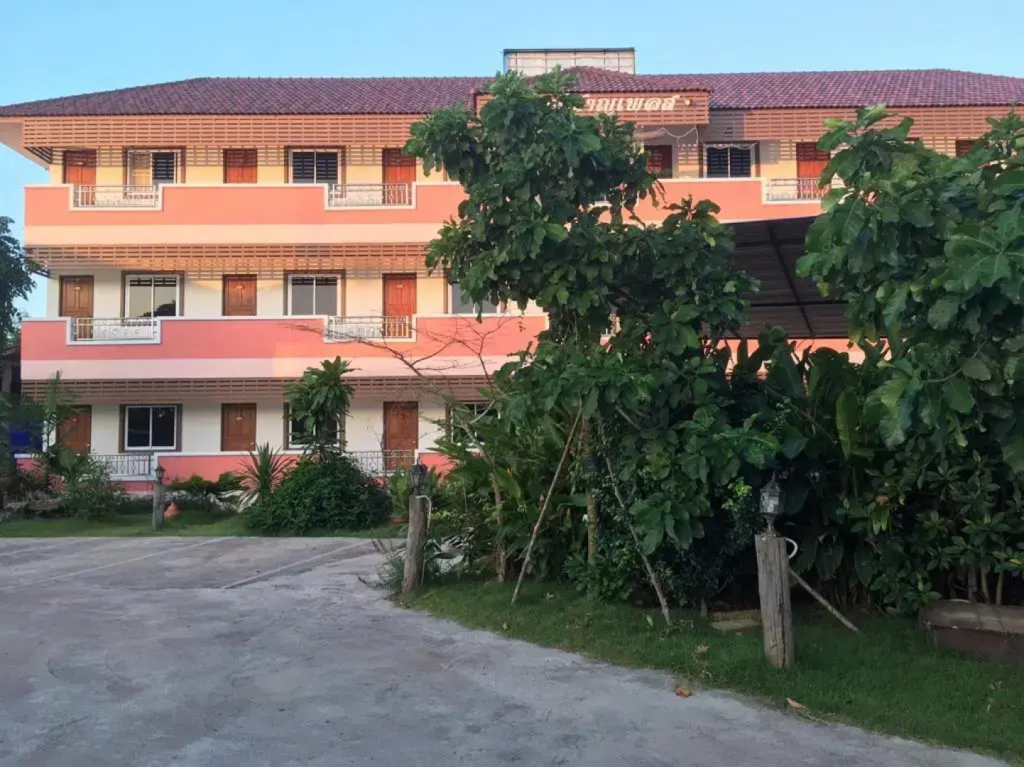 Phumchan Place Hotel