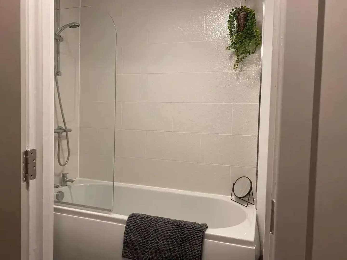 Central 4-bed House - Parking, Patio, Garden, Wifi