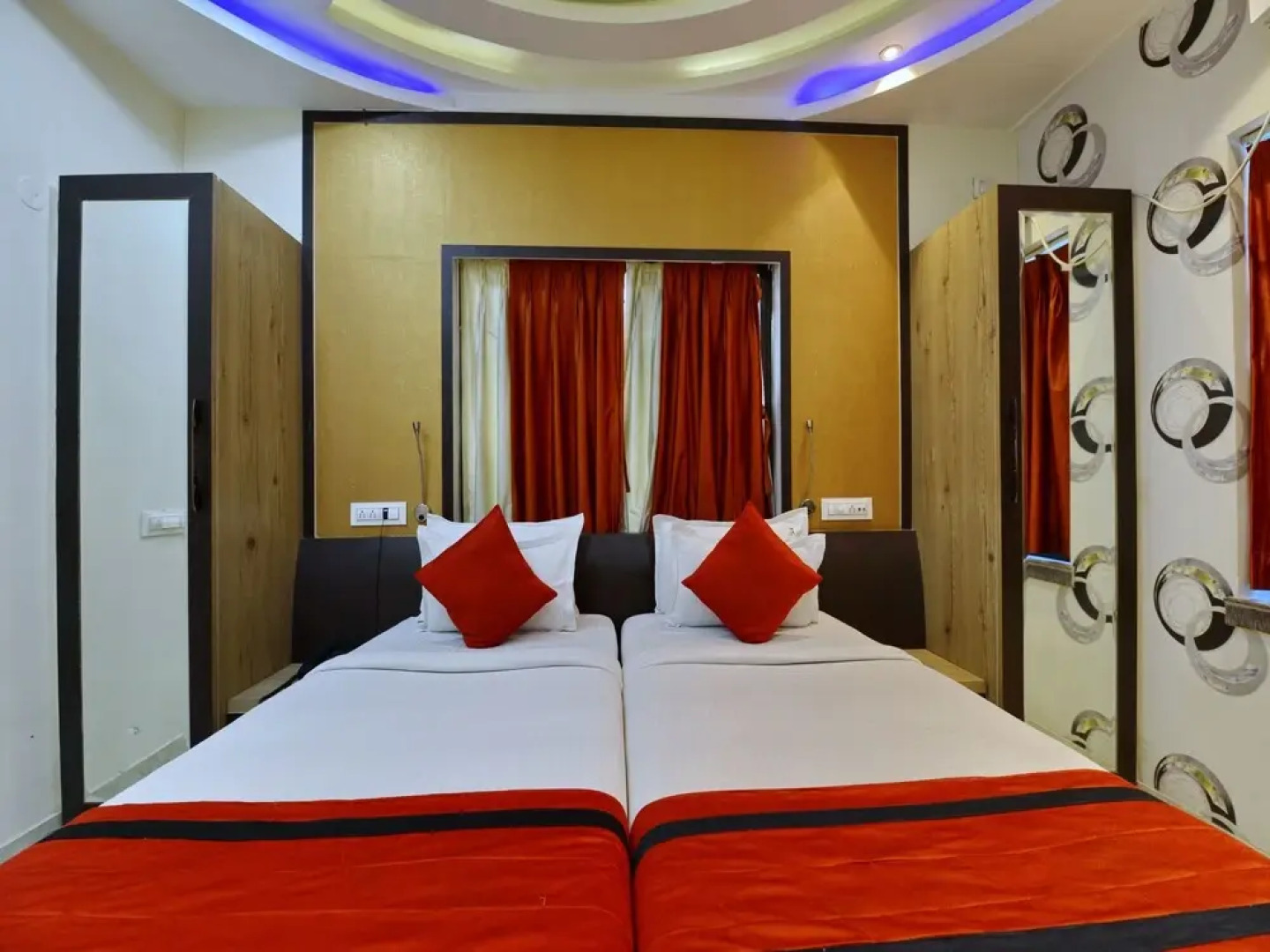 FabExpress Greenleaf Regency