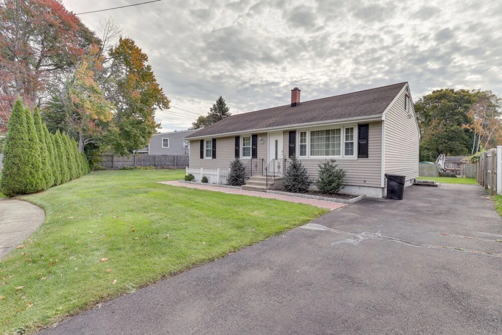 Charming West Haven Home - Walk to Beach!