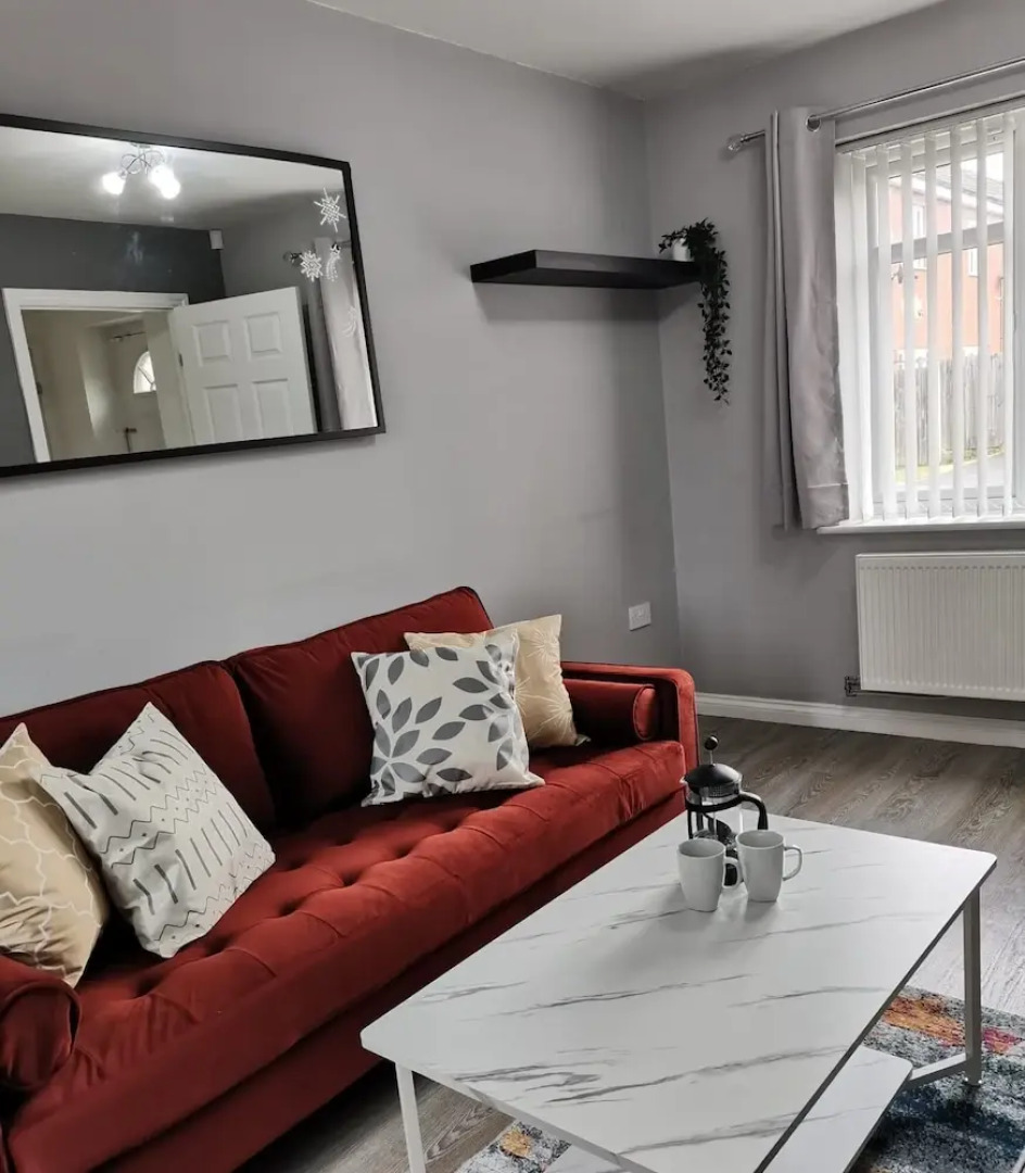 Olive and Carol's Beautiful 3-bed House in Walsall