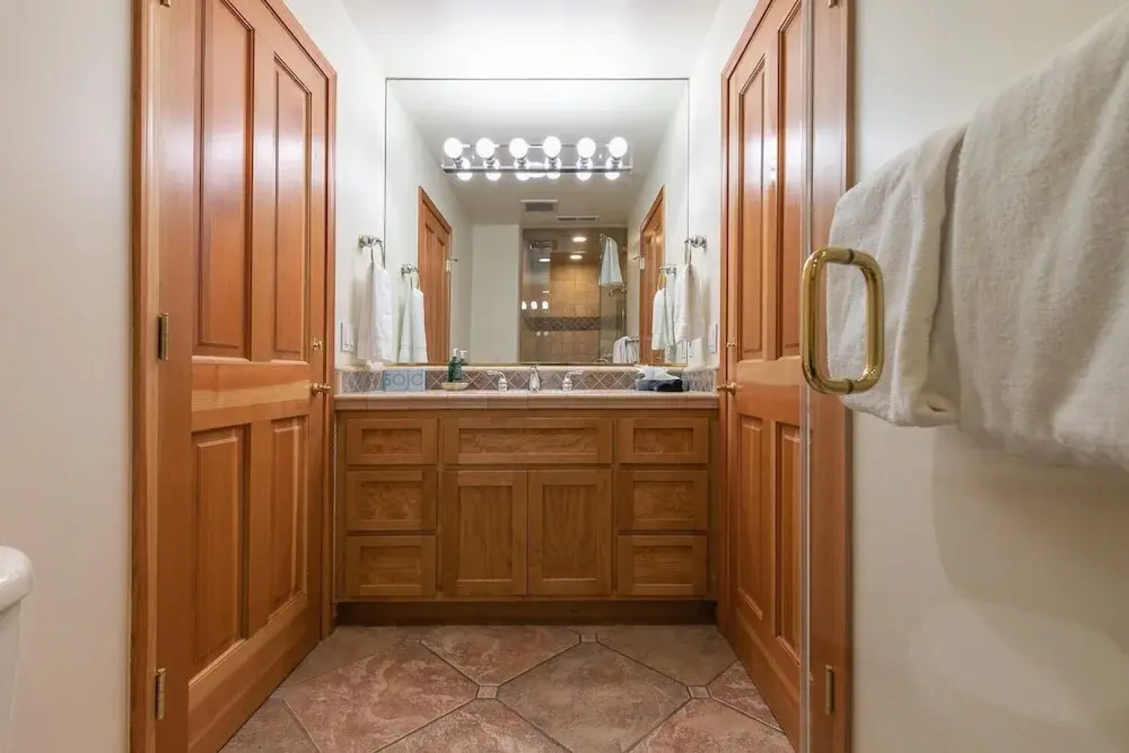 Silver Rock Lodge 5 Bedroom Home