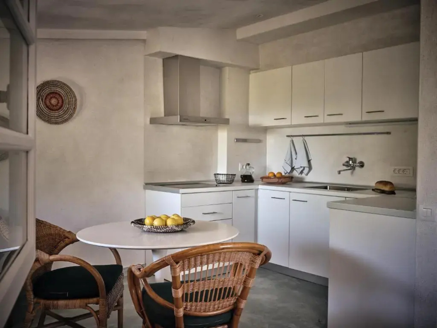 Lithalona Villas & Houses