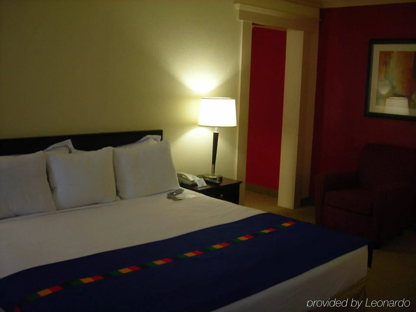 Love Field Hotel and Suites