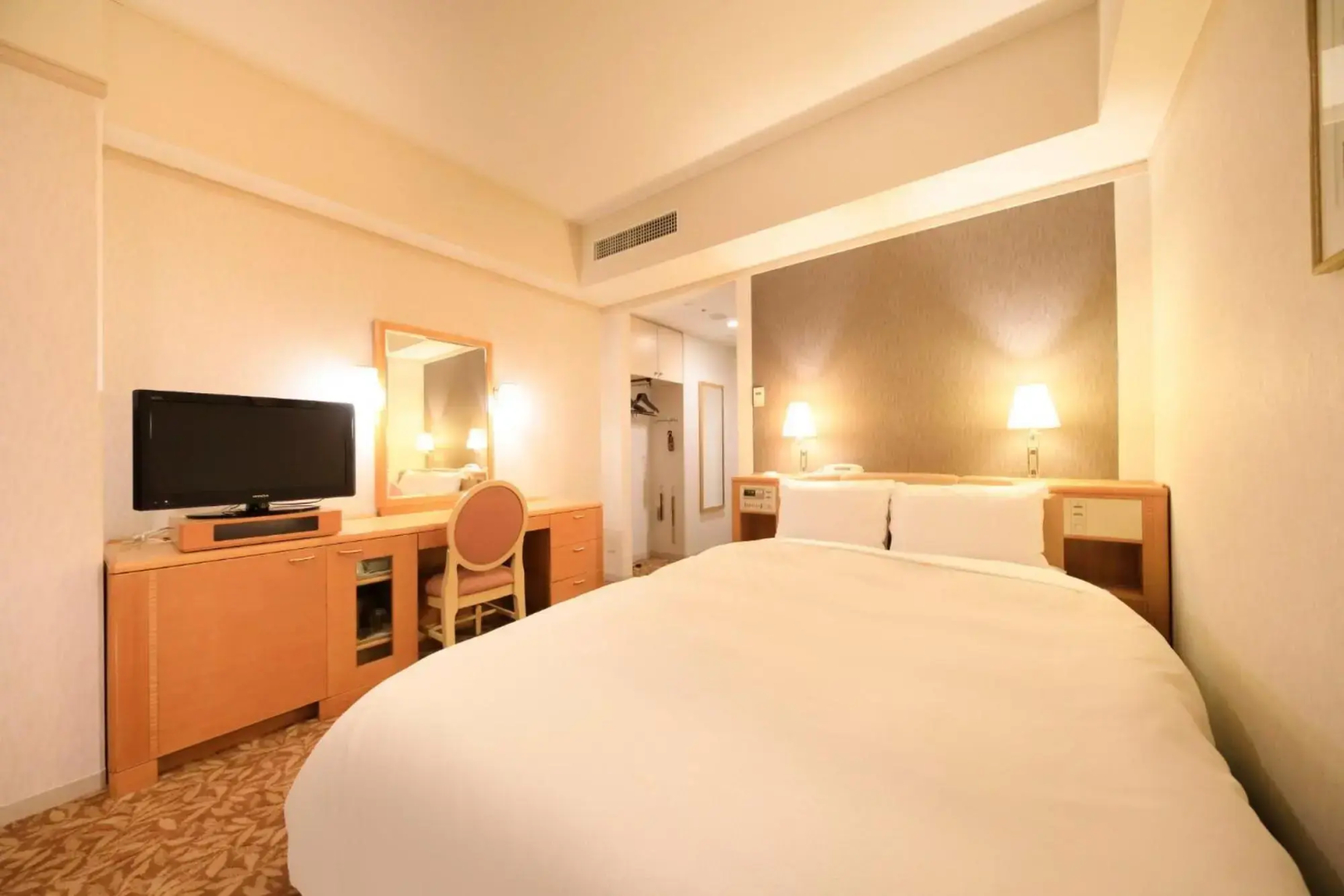 Отель The Crest Hotel Kashiwa