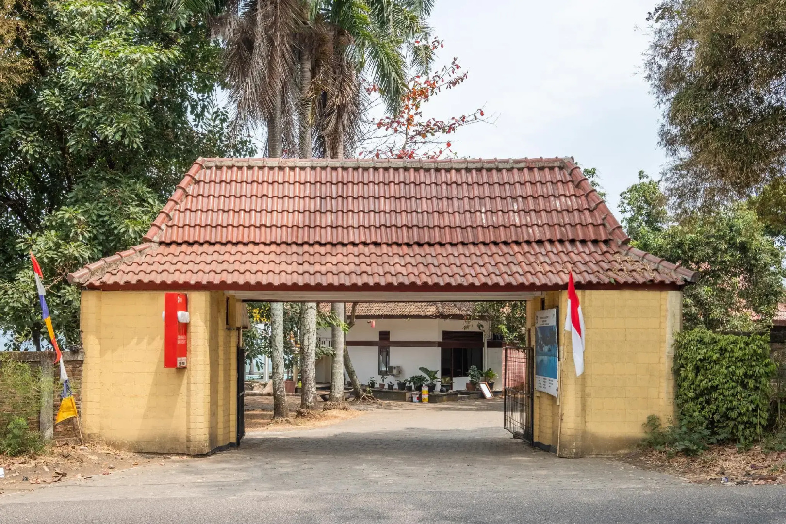 OYO 951 Cempaka Ratu Beach Resort