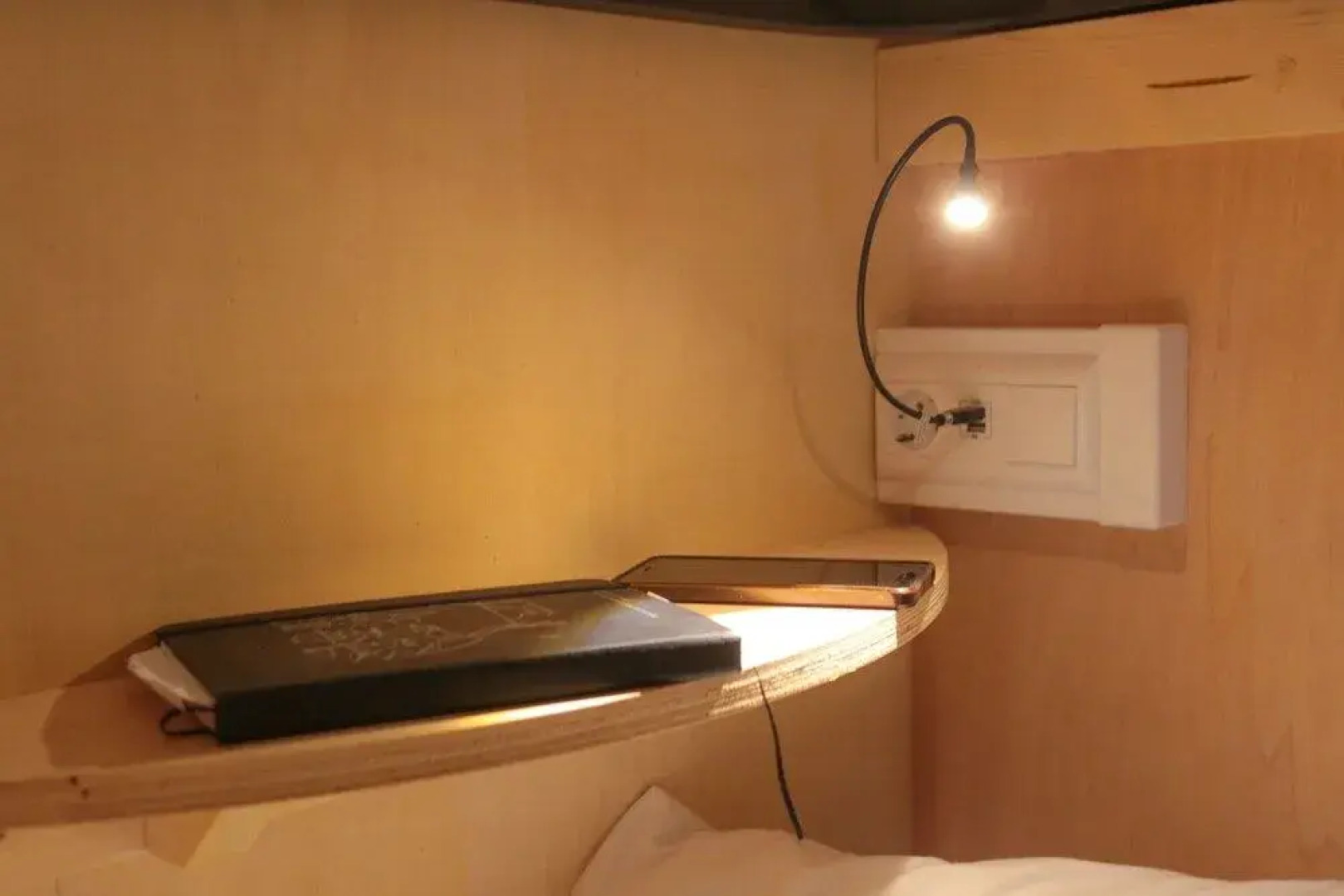 Caminha Hostel & Suites