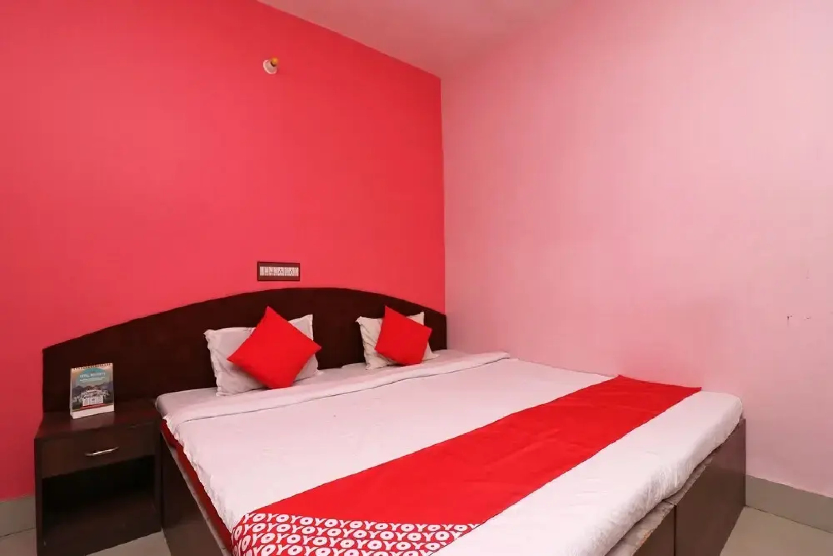 OYO 35875 Hotel S2