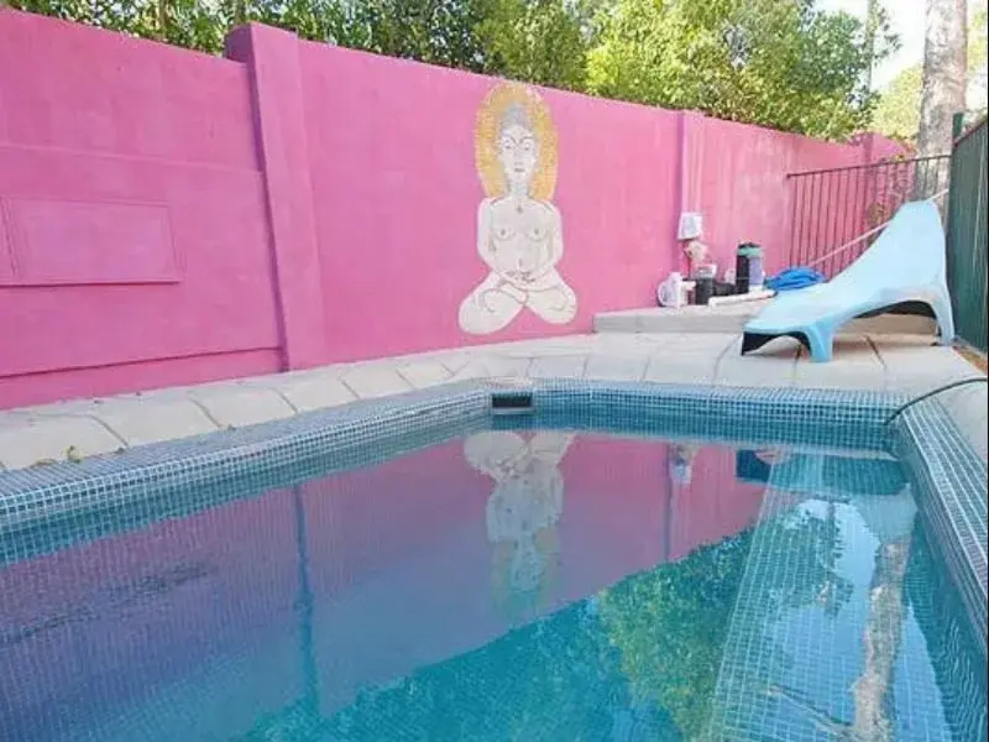 Dolphins Beach House - Hostel